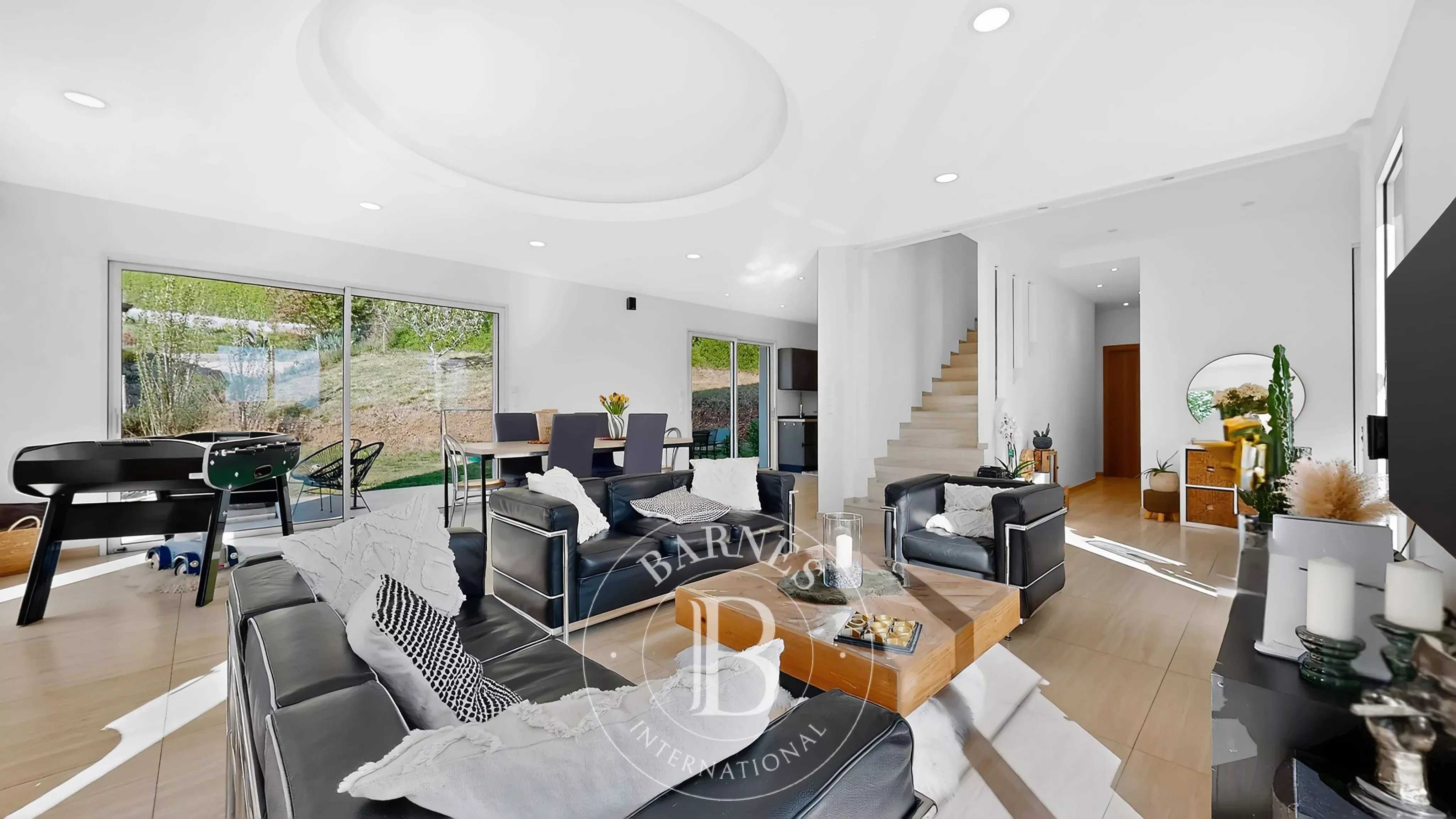 Vernaison  - Maison 6 Pi&egrave;ces 4 Chambres