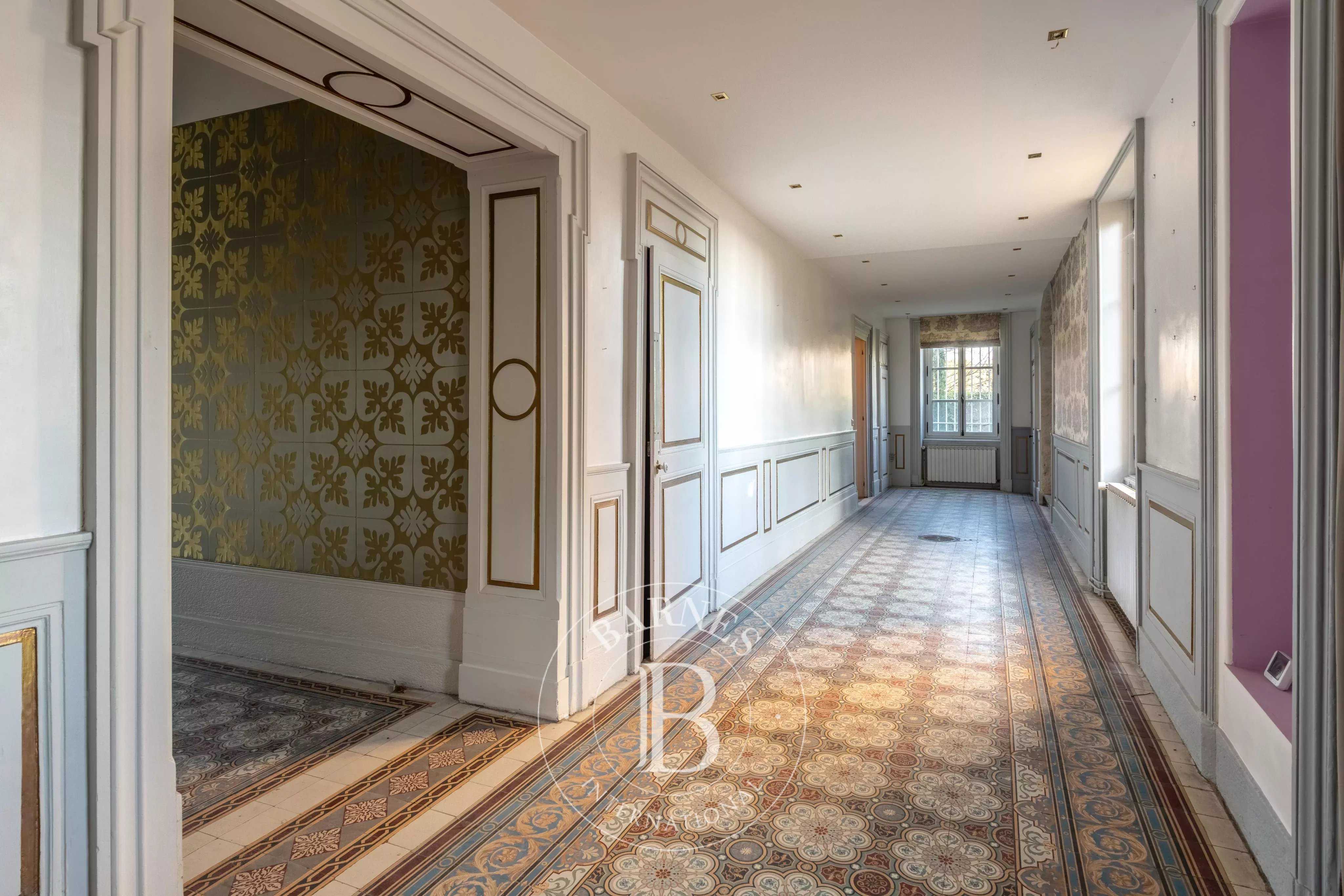 Vernaison  - Maison 14 Pi&egrave;ces 9 Chambres