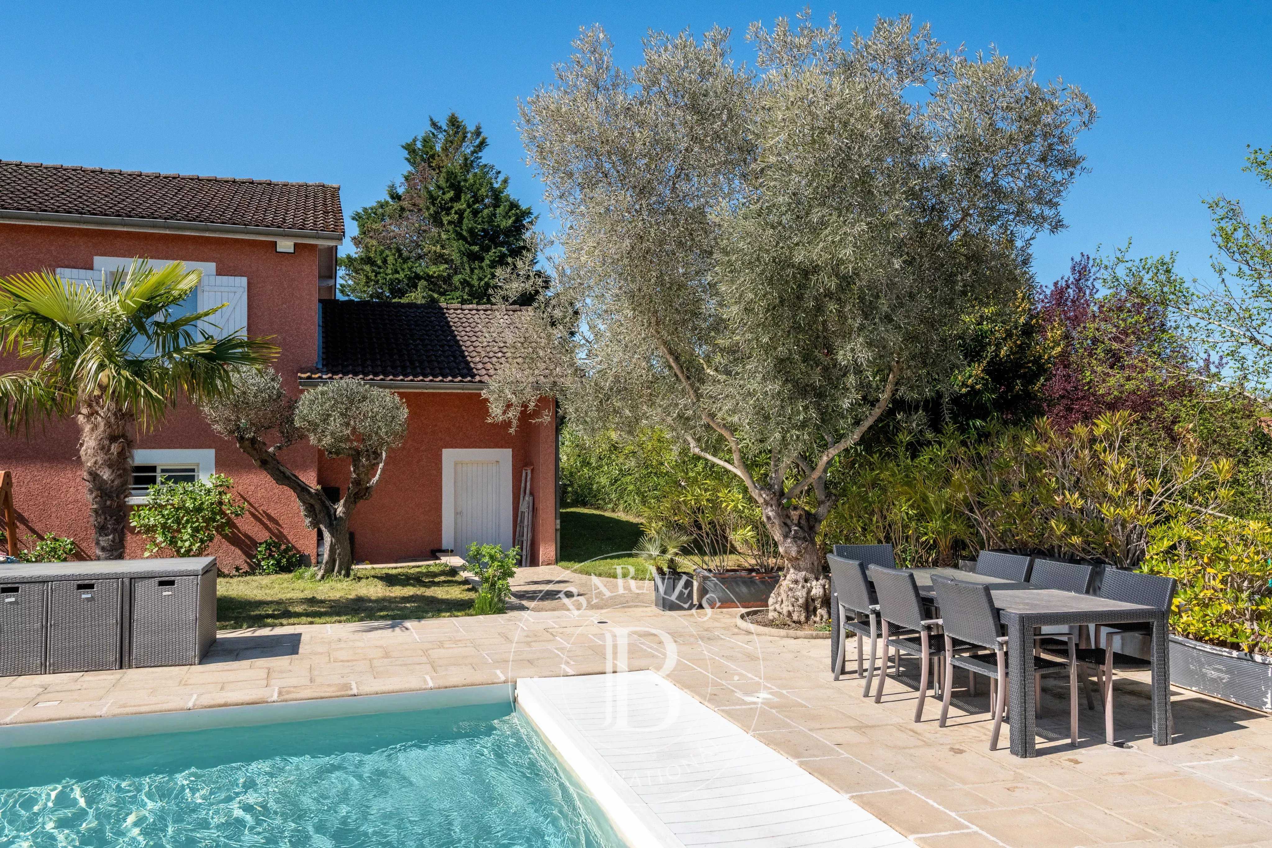 La Tour-de-Salvagny  - Maison 6 Pi&egrave;ces 5 Chambres