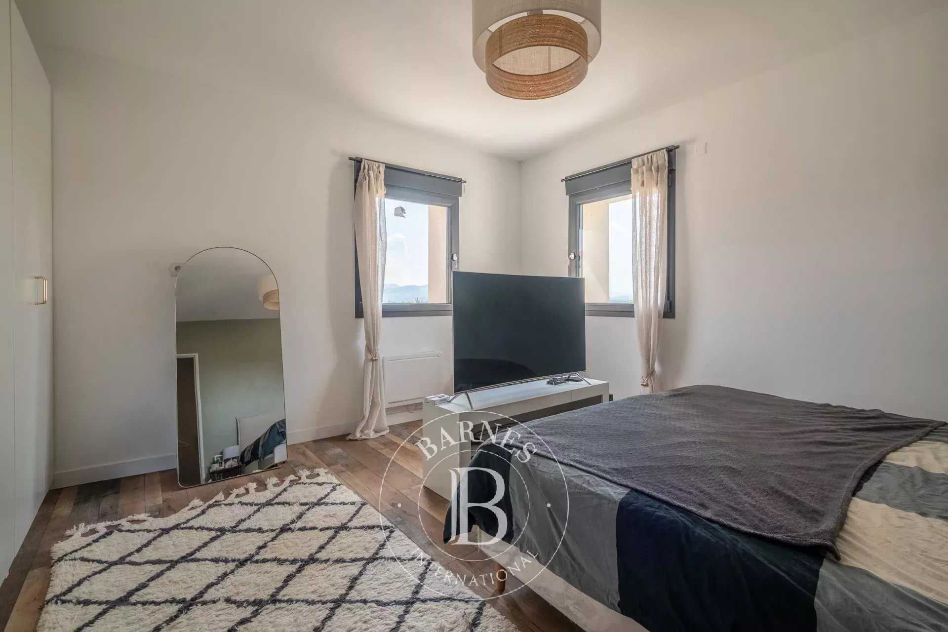 Reyrieux  - Maison 5 Pi&egrave;ces 3 Chambres