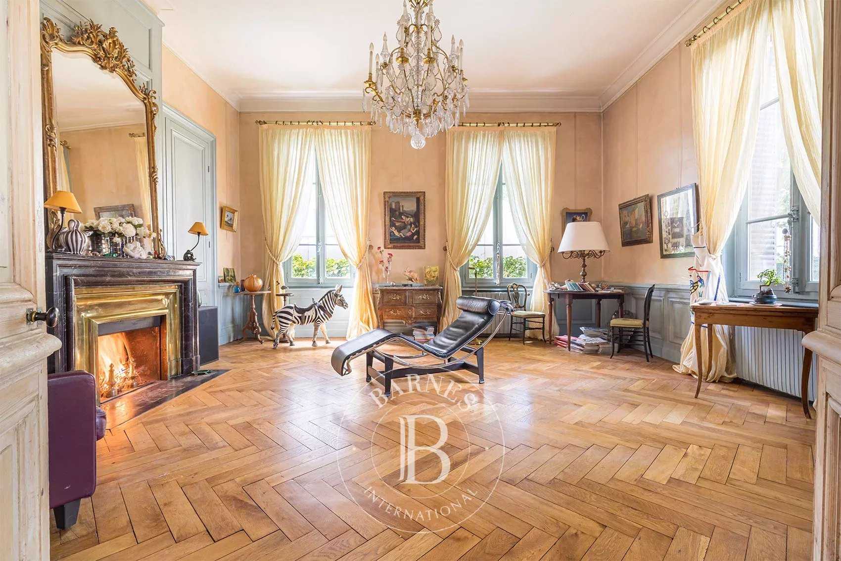 Lyon  - House 5 Bedrooms