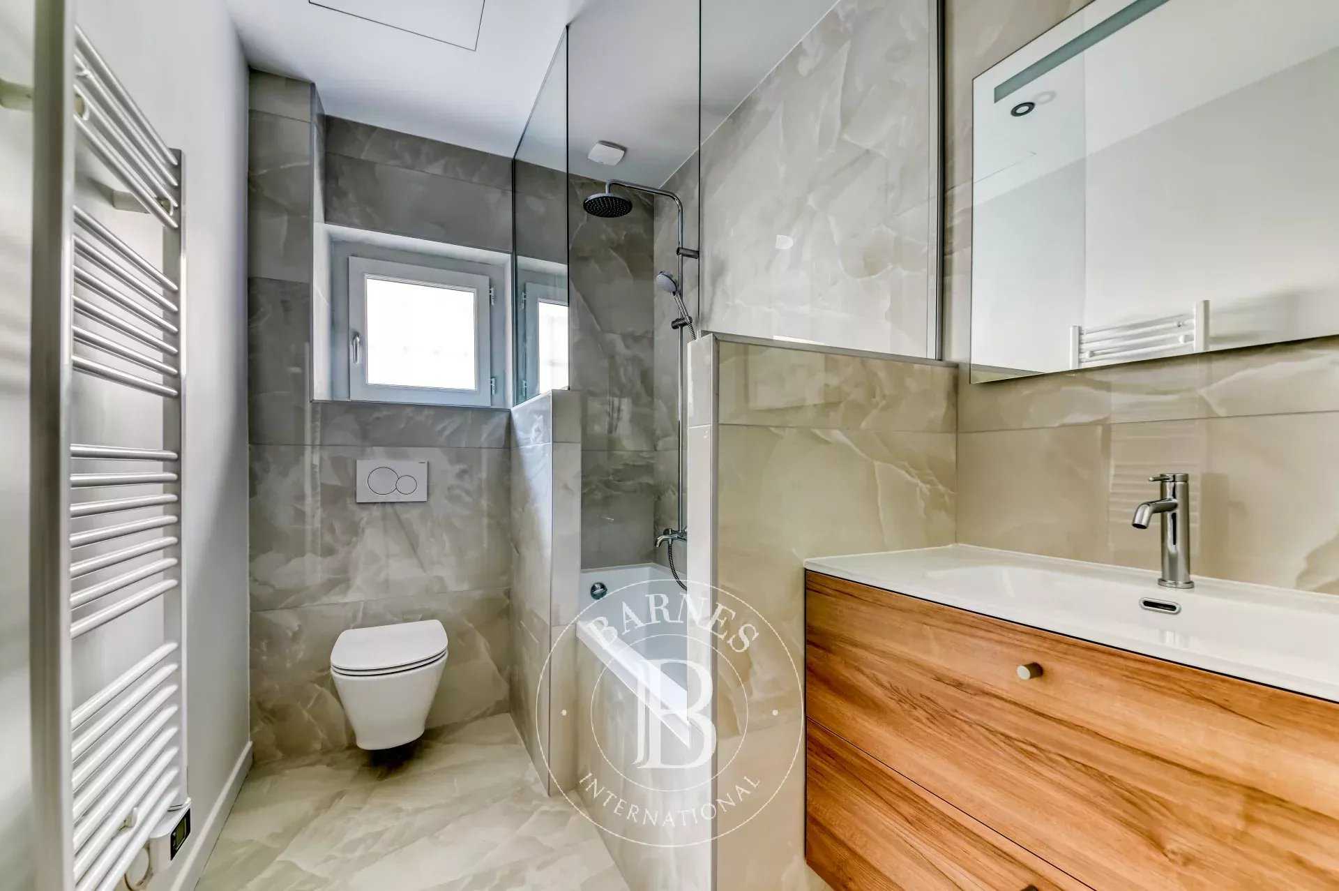 Lyon  - Appartement 4 Pi&egrave;ces 2 Chambres