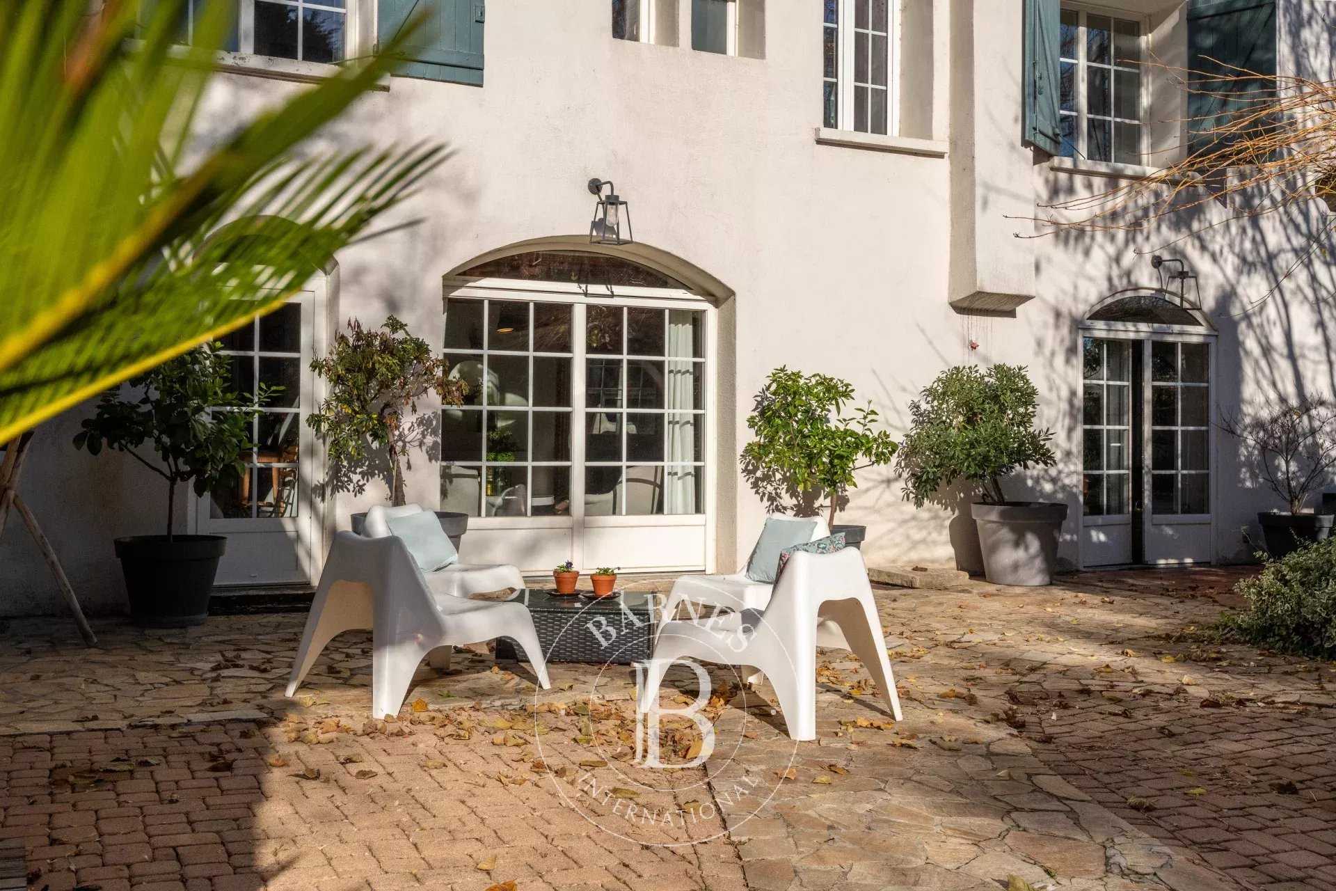 Collonges-au-Mont-d'Or  - House 7 Bedrooms