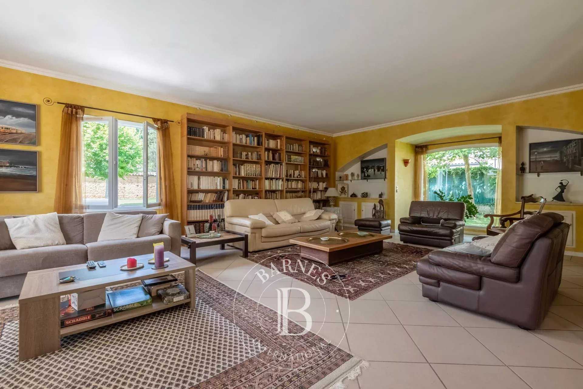 Collonges-au-Mont-d'Or  - Maison 7 Pi&egrave;ces 5 Chambres