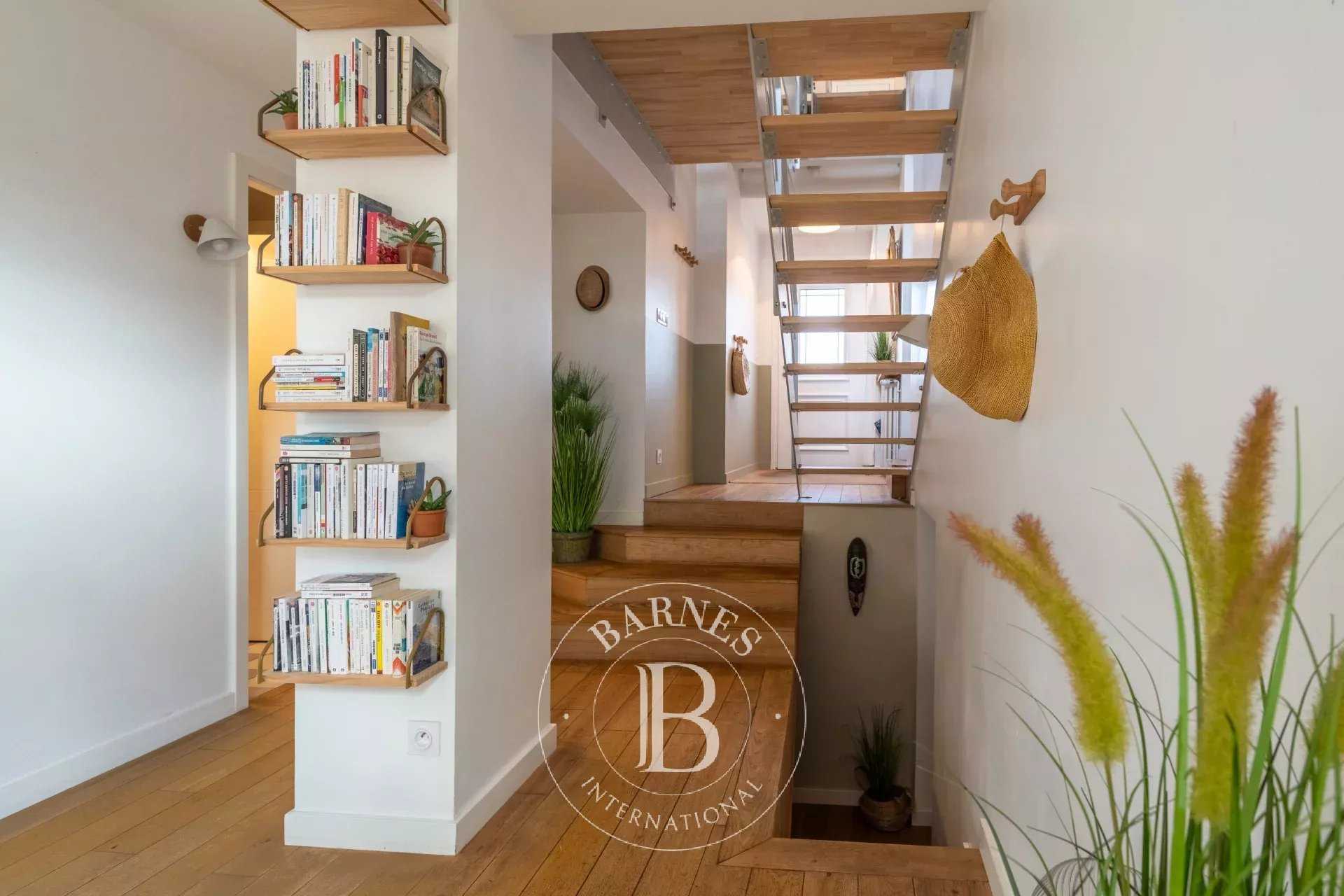 Tassin-la-Demi-Lune  - Maison 9 Pi&egrave;ces 8 Chambres