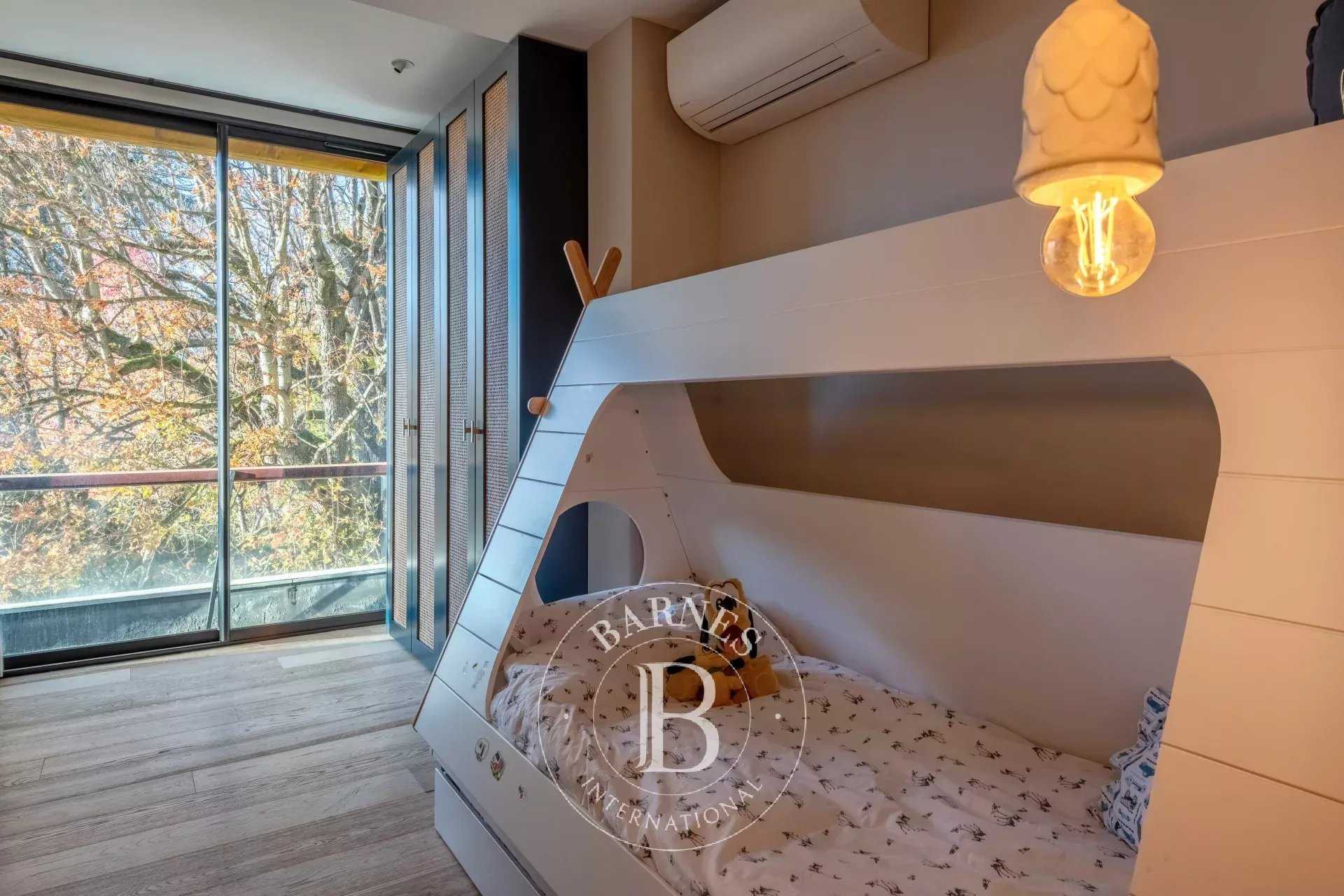 Saint-Didier-au-Mont-d'Or  - Appartement 7 Pi&egrave;ces 4 Chambres