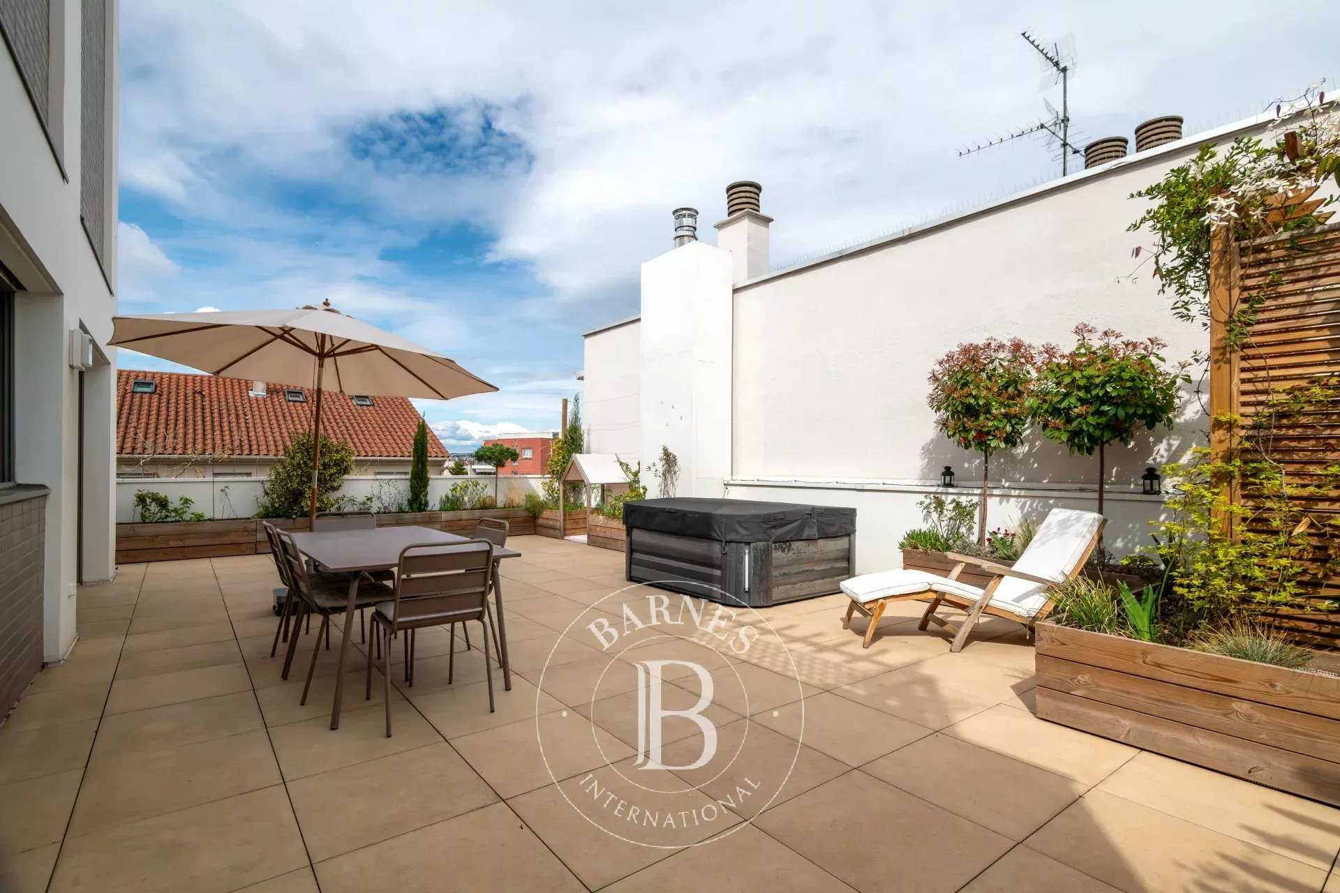 Appartement Villeurbanne  -  ref 85767718 (picture 1)