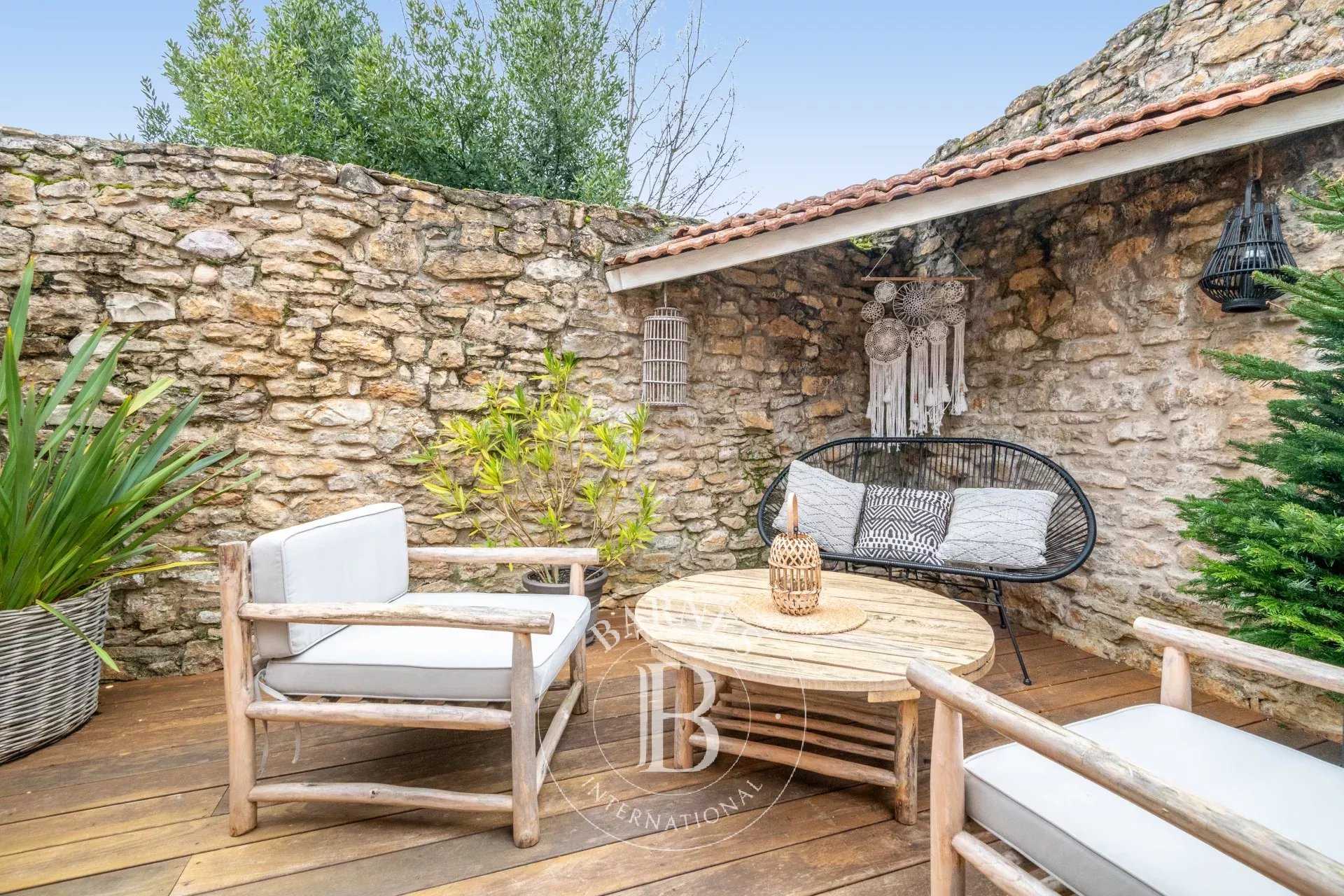Maison de village Saint-Romain-au-Mont-d'Or  -  ref 85491964 (picture 1)