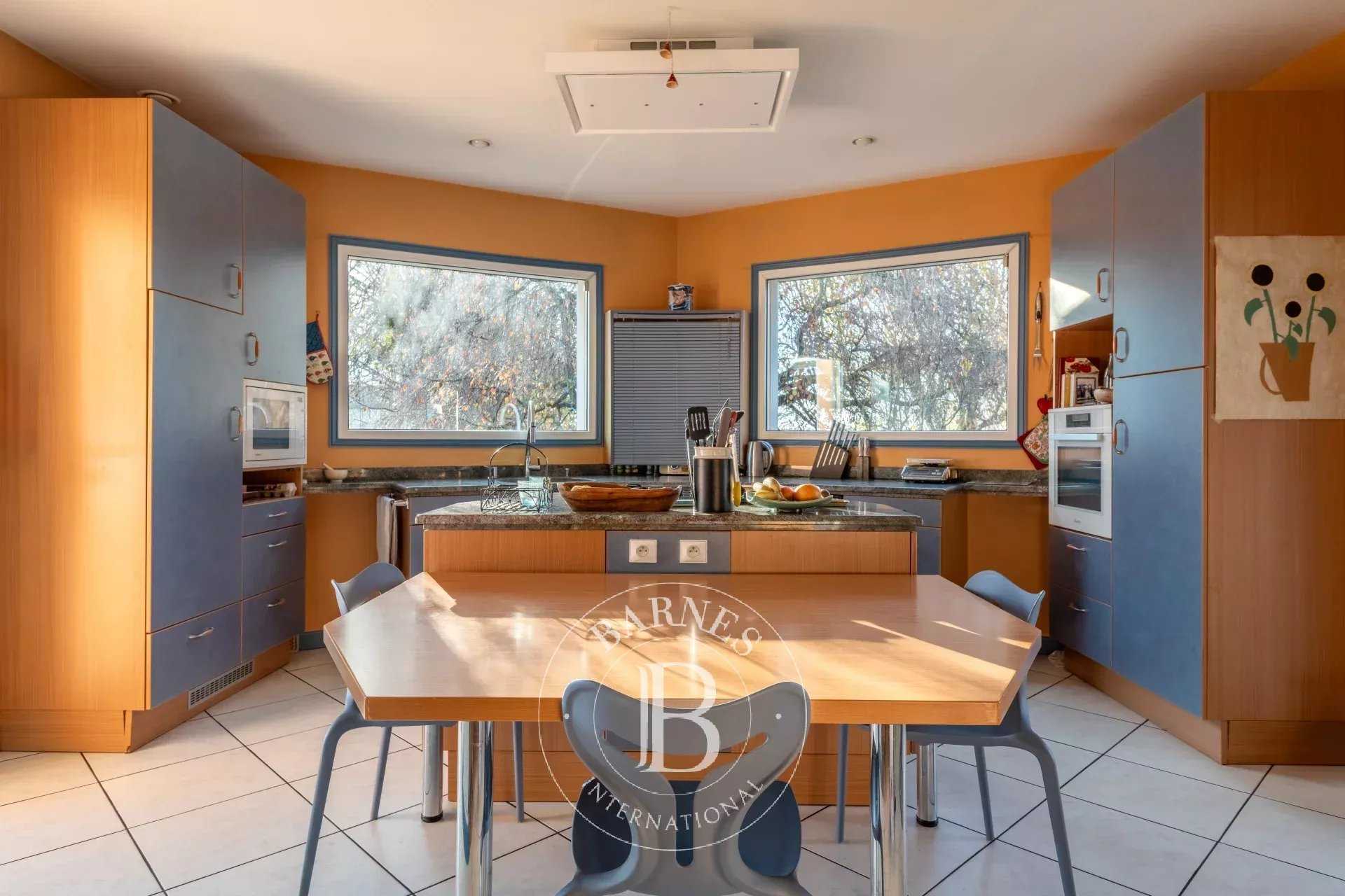 House Chaleins  -  ref 86407664 (picture 3)