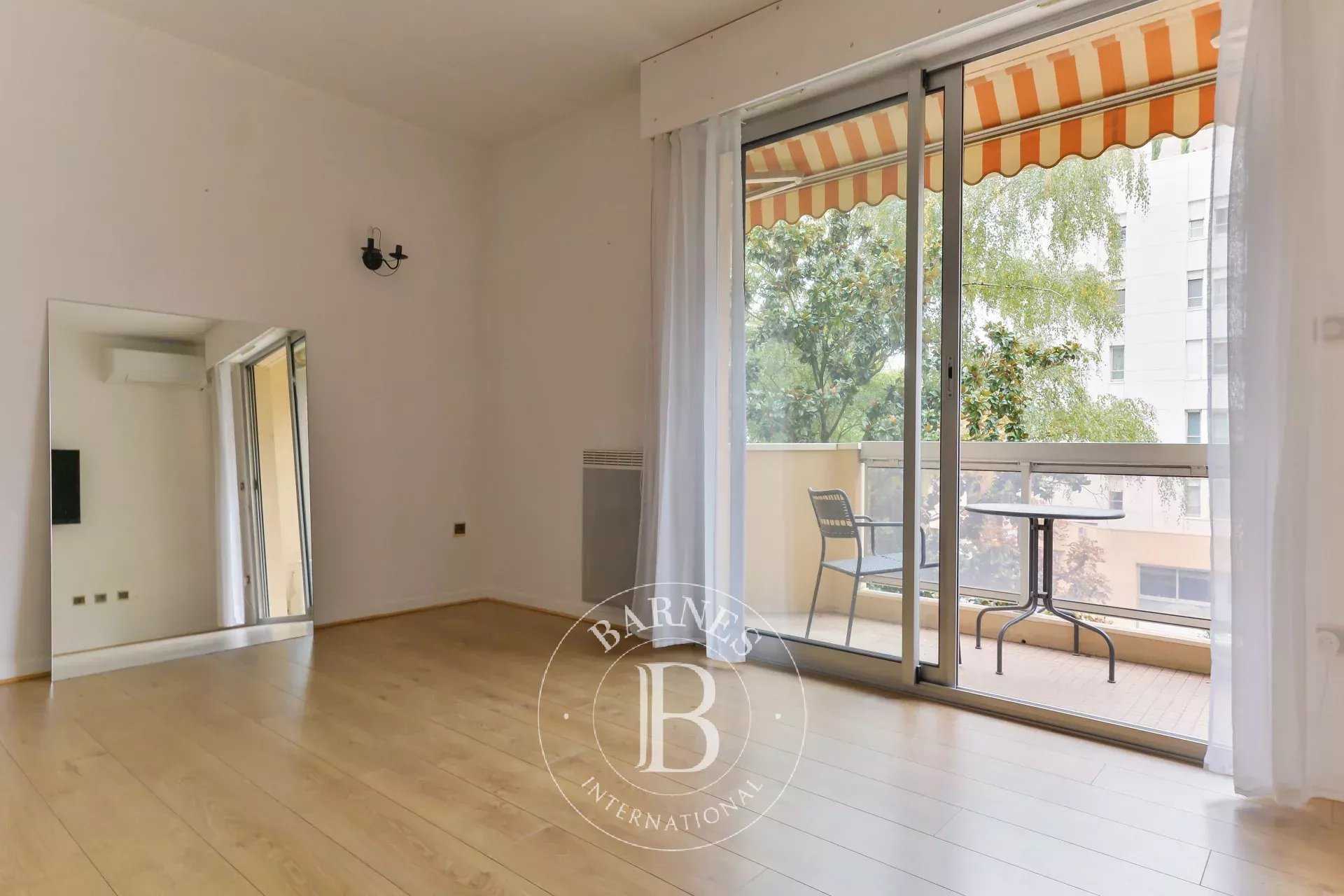 Appartement Lyon 69006  -  ref 85342357 (picture 2)