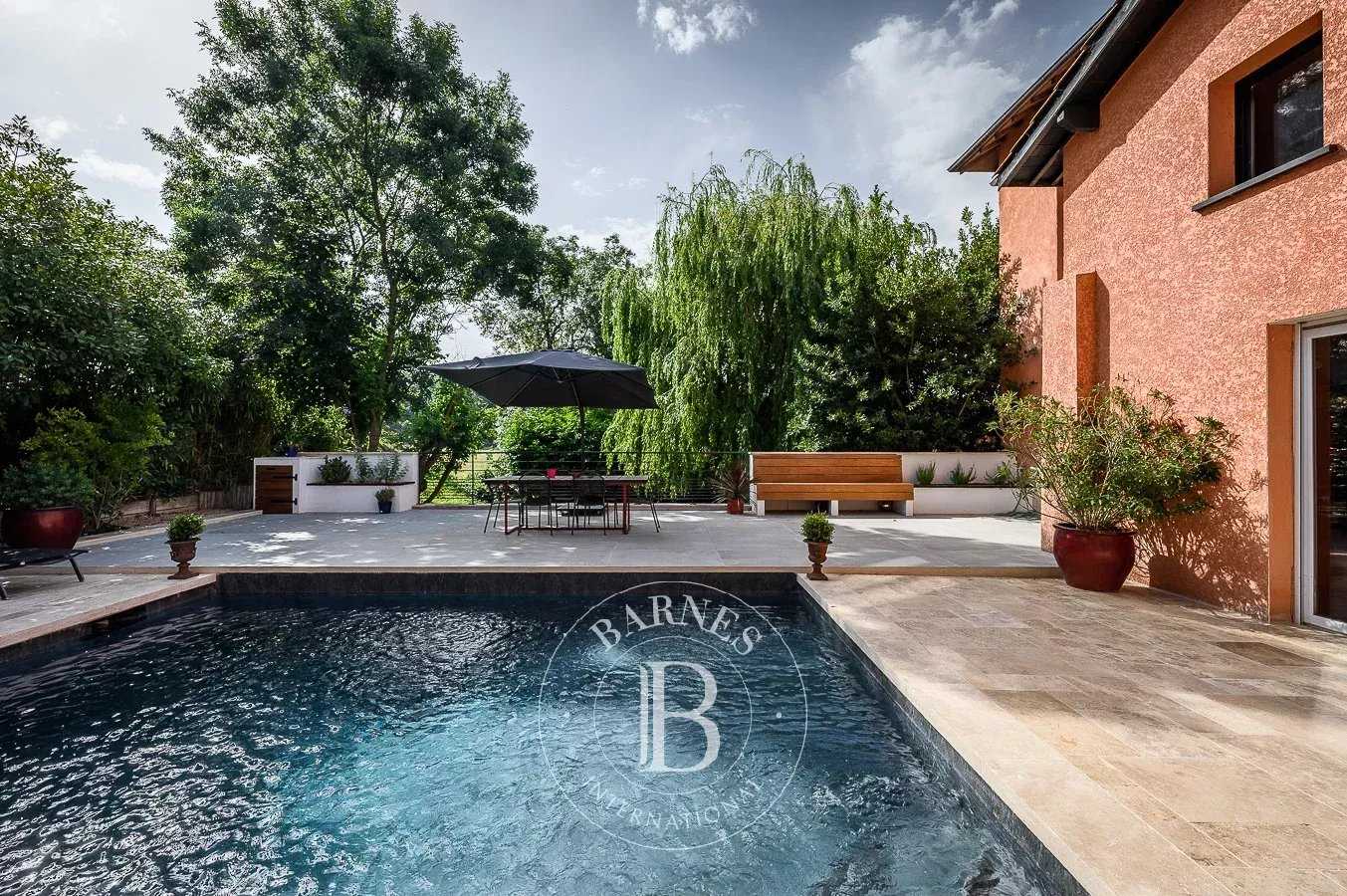 Maison de village Massieux  -  ref 84842287 (picture 1)