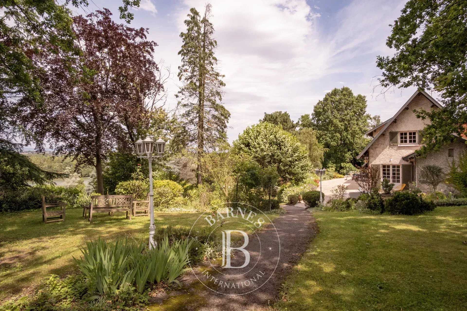 Maison Saint-Bernard  -  ref 84700993 (picture 1)