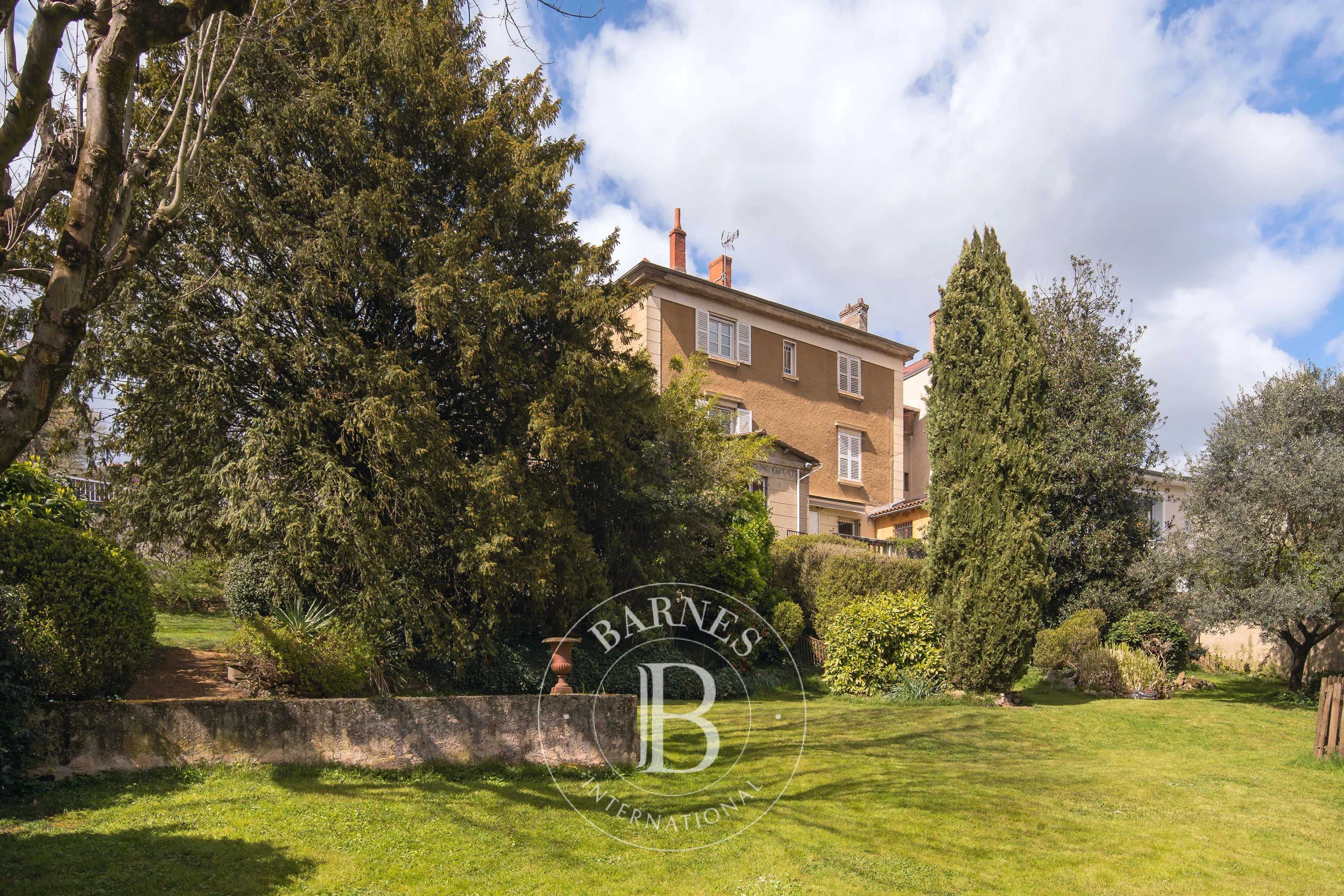 Collonges-au-Mont-d'Or  - Maison 10 Pi&egrave;ces 7 Chambres