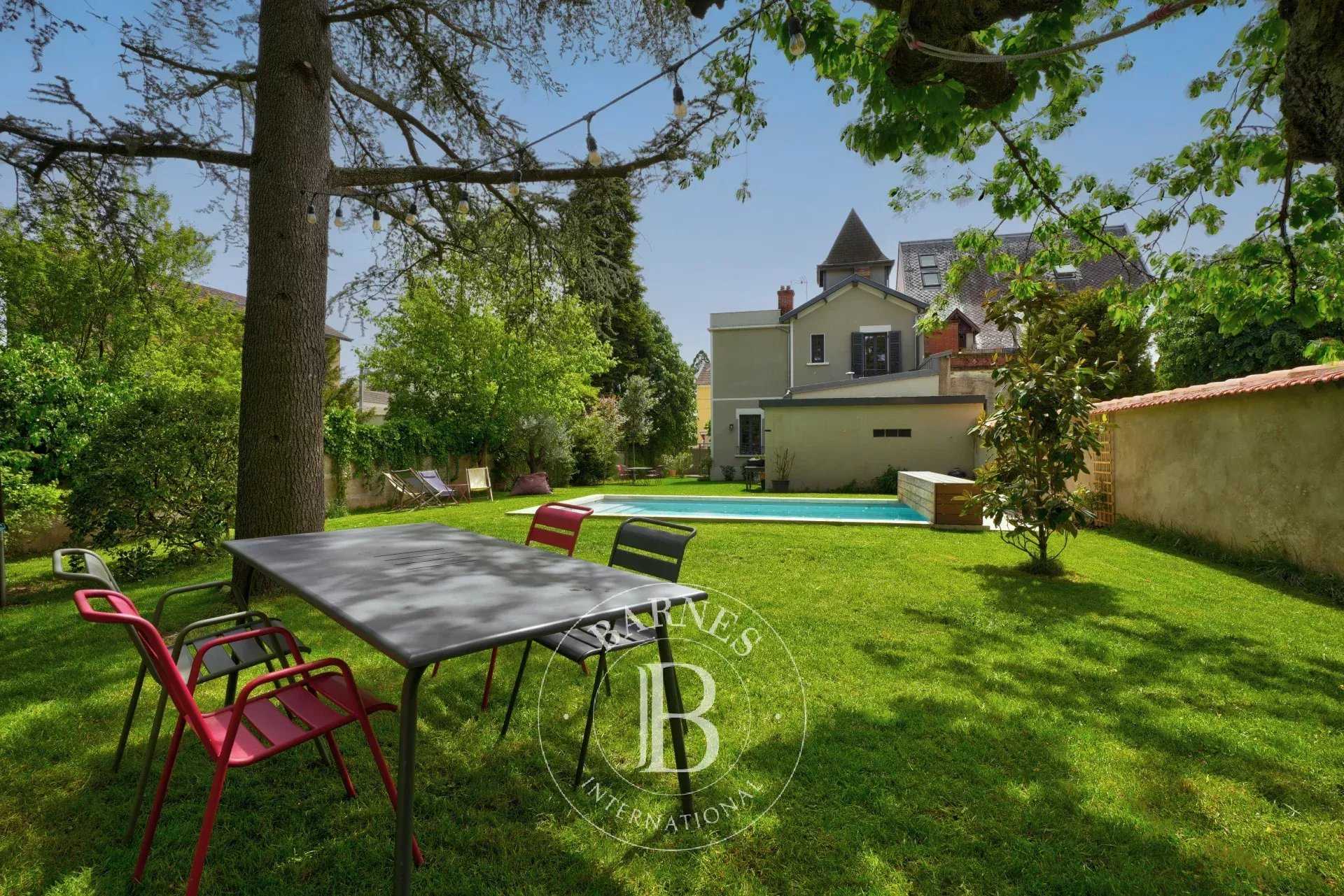Maison Tassin-la-Demi-Lune  -  ref 85852147 (picture 1)