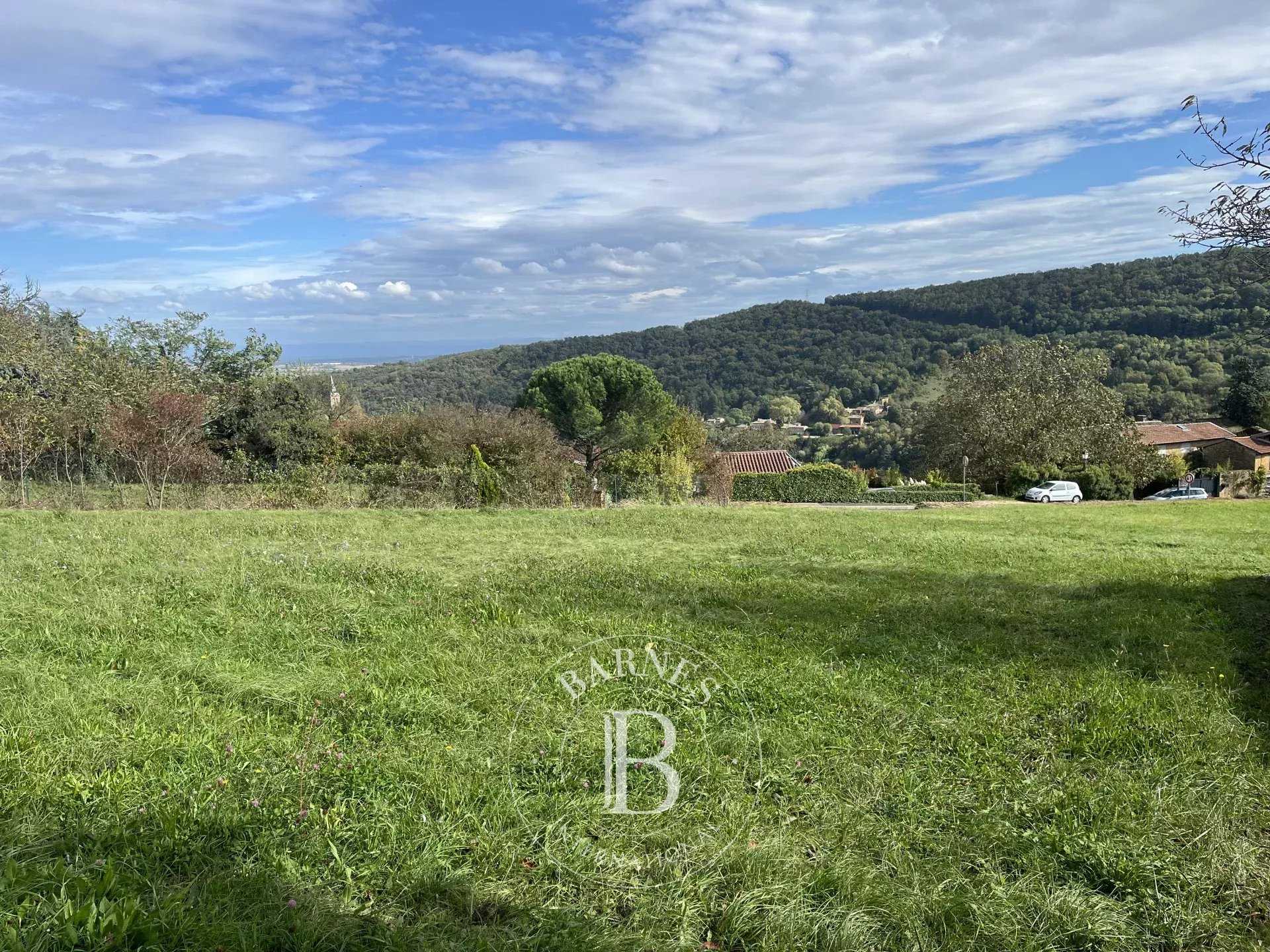 Terrain constructible Poleymieux-au-Mont-d'Or  -  ref 85317553 (picture 1)
