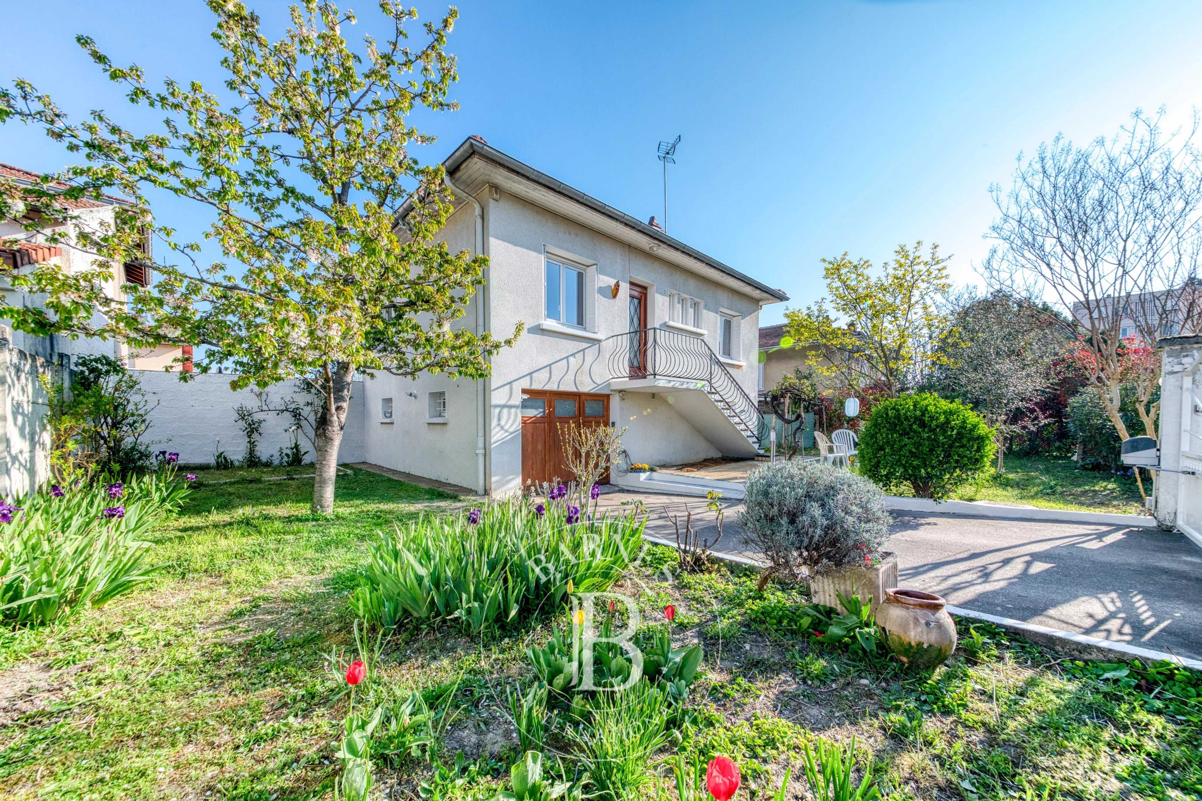 Maison de ville Villeurbanne  -  ref 85296160 (picture 1)