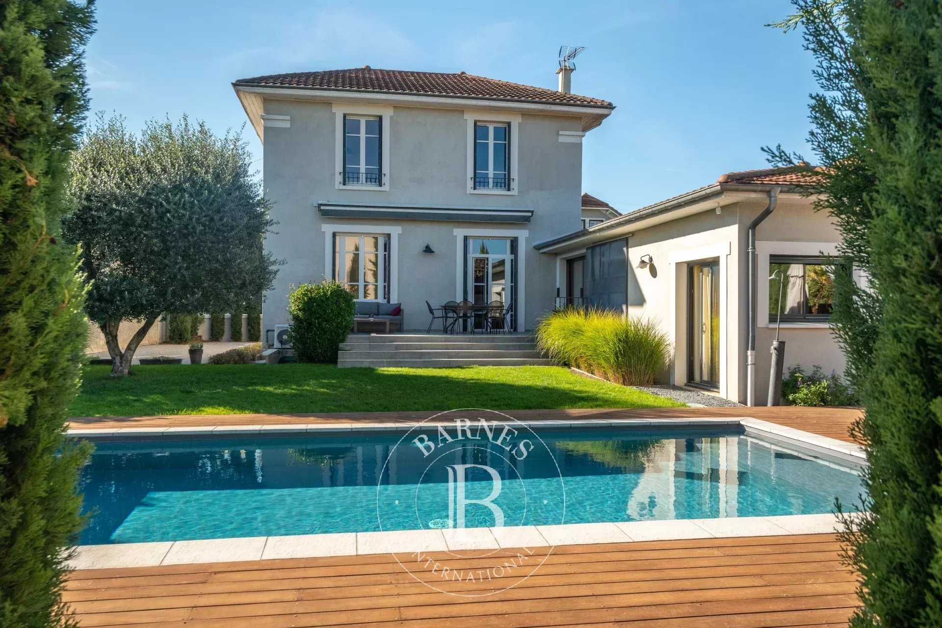 Maison Tassin-la-Demi-Lune  -  ref 86205533 (picture 1)