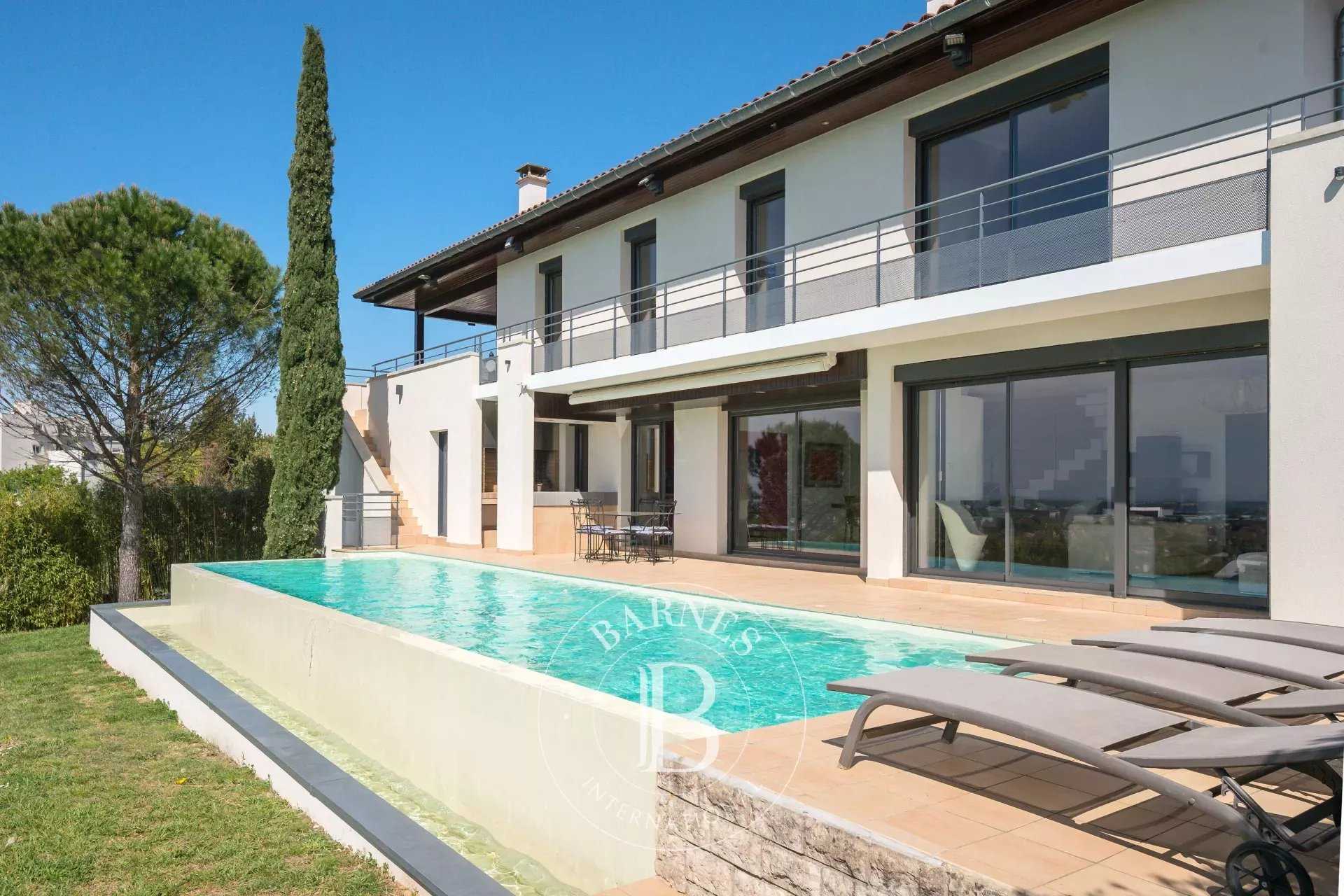 House Chassieu  -  ref 84475526 (picture 2)
