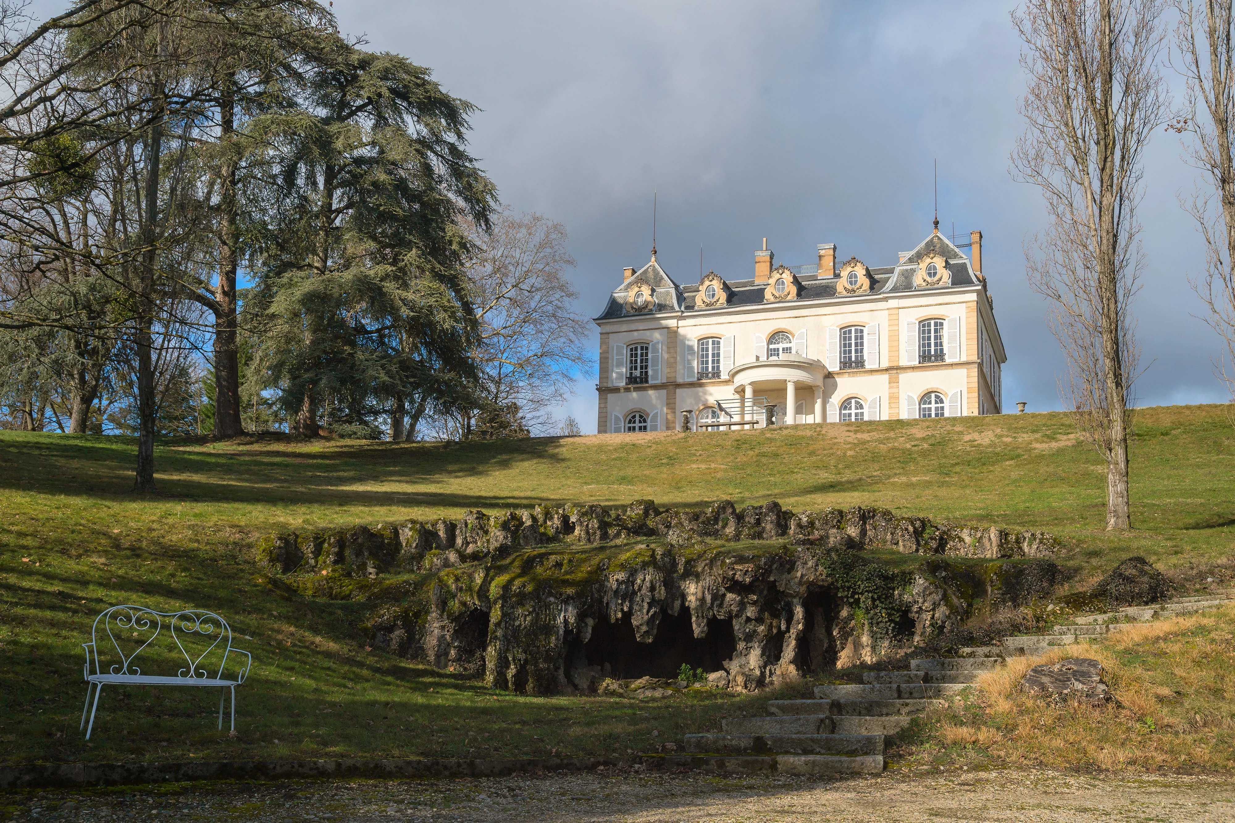 Écully  - Propriété 18 Pi&egrave;ces 14 Chambres