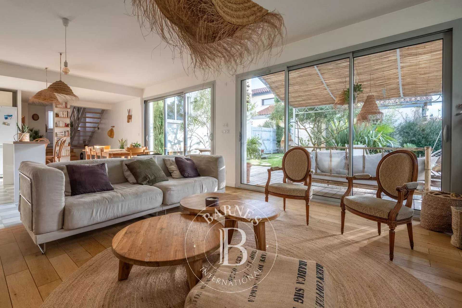 House Tassin-la-Demi-Lune  -  ref 86479104 (picture 2)