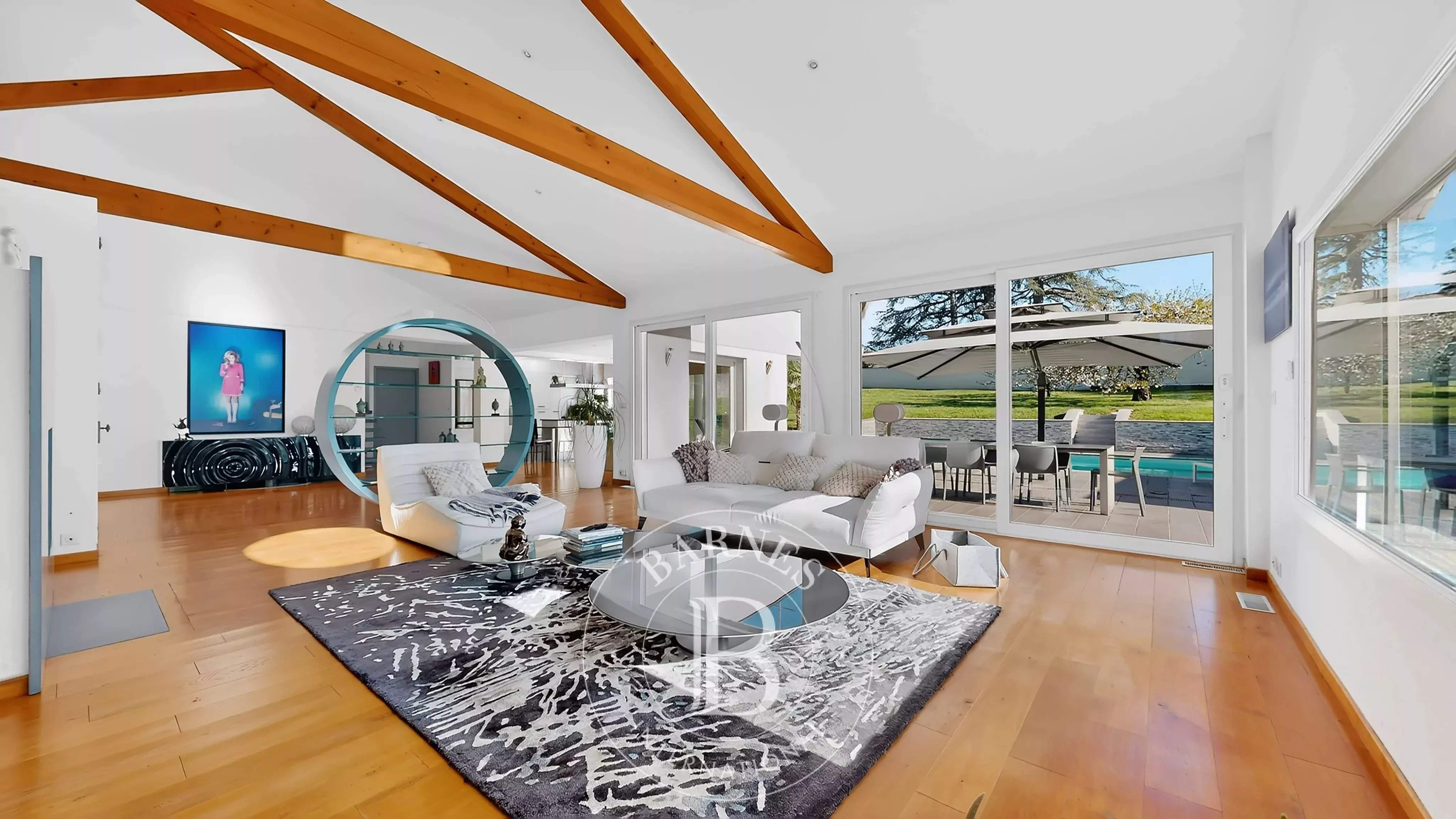 Châteauneuf  - Maison 7 Pi&egrave;ces 3 Chambres - picture 5