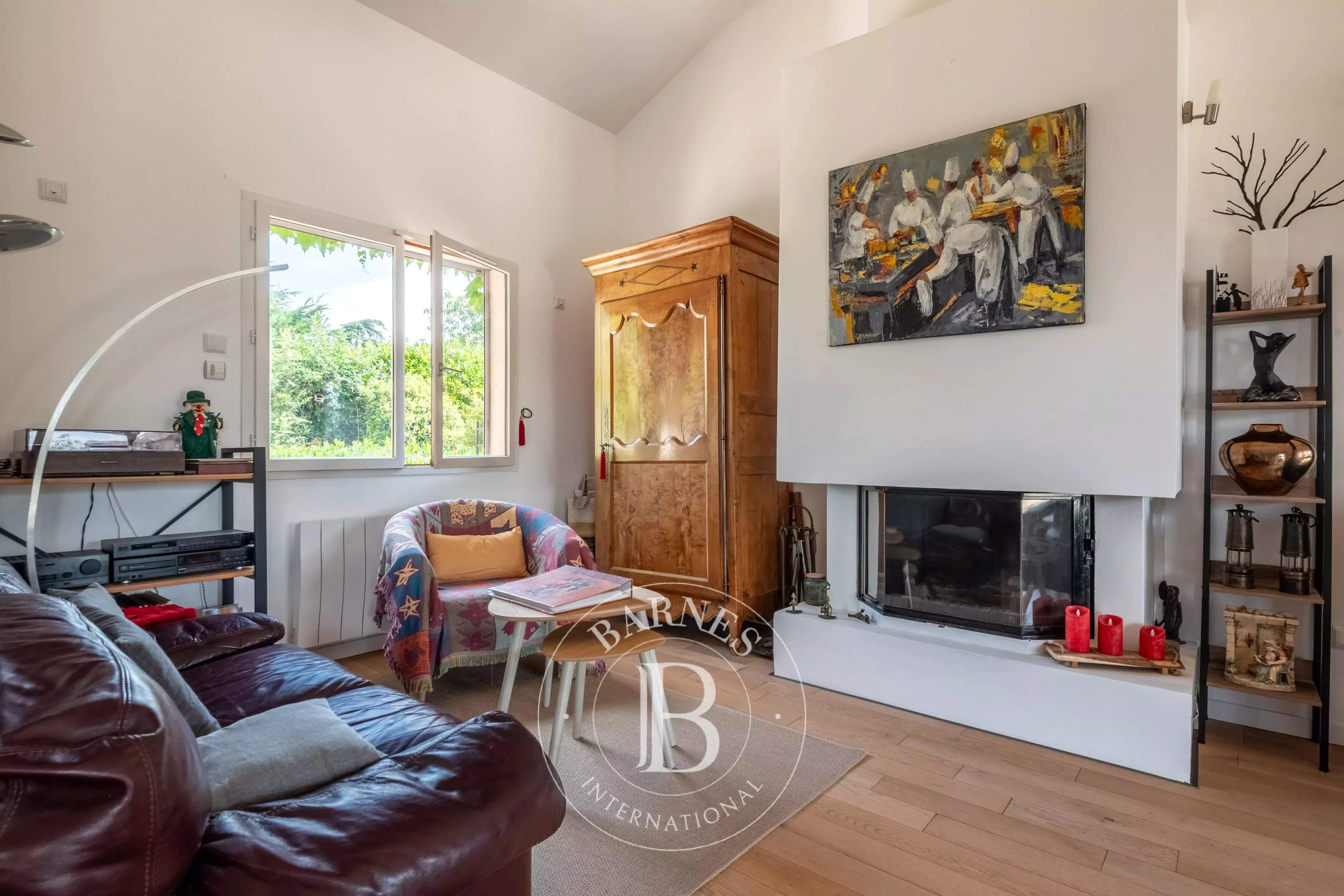 La Tour-de-Salvagny  - Maison 6 Pi&egrave;ces 4 Chambres - picture 3