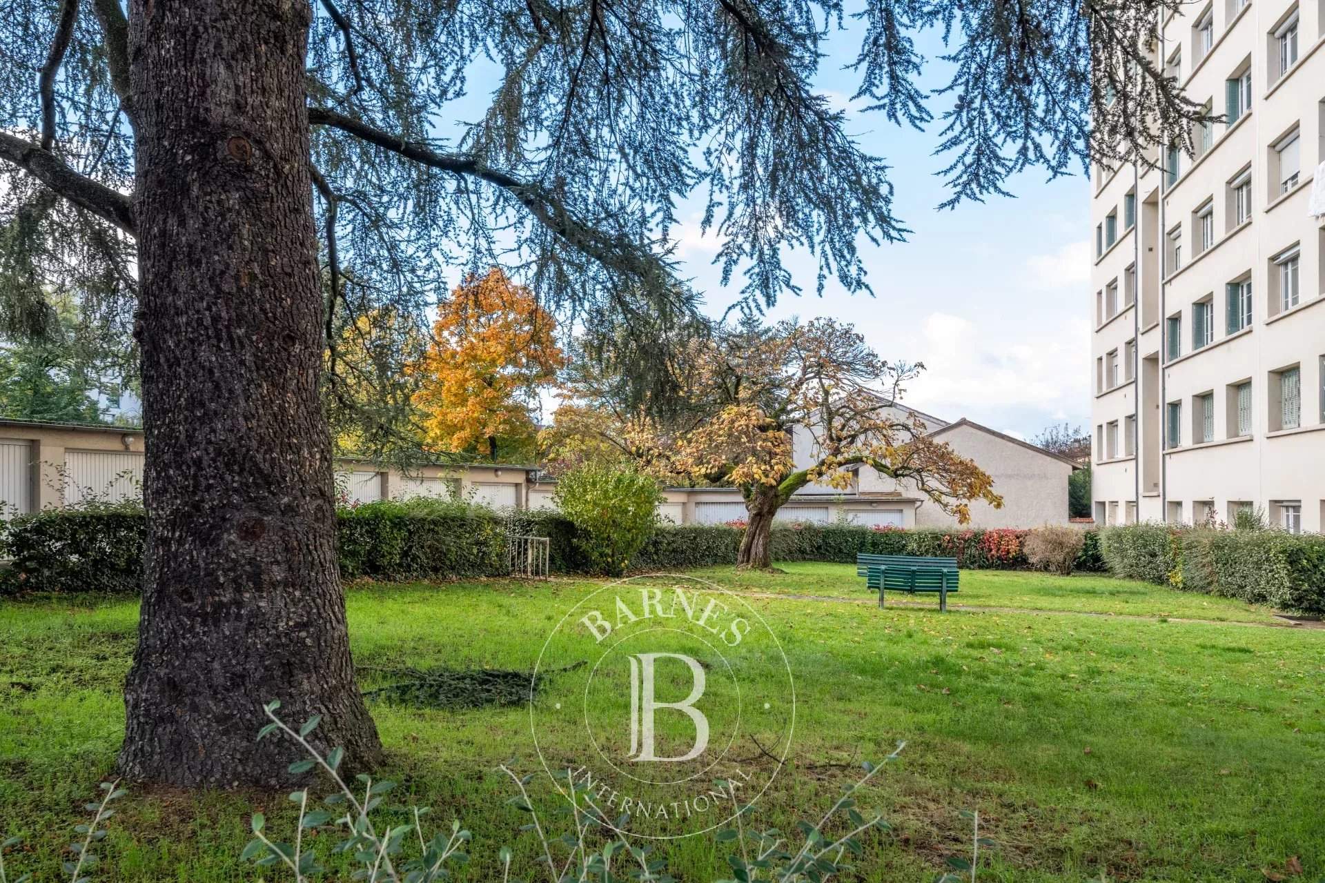 Tassin-la-Demi-Lune  - Appartement 4 Pi&egrave;ces 4 Chambres - picture 13