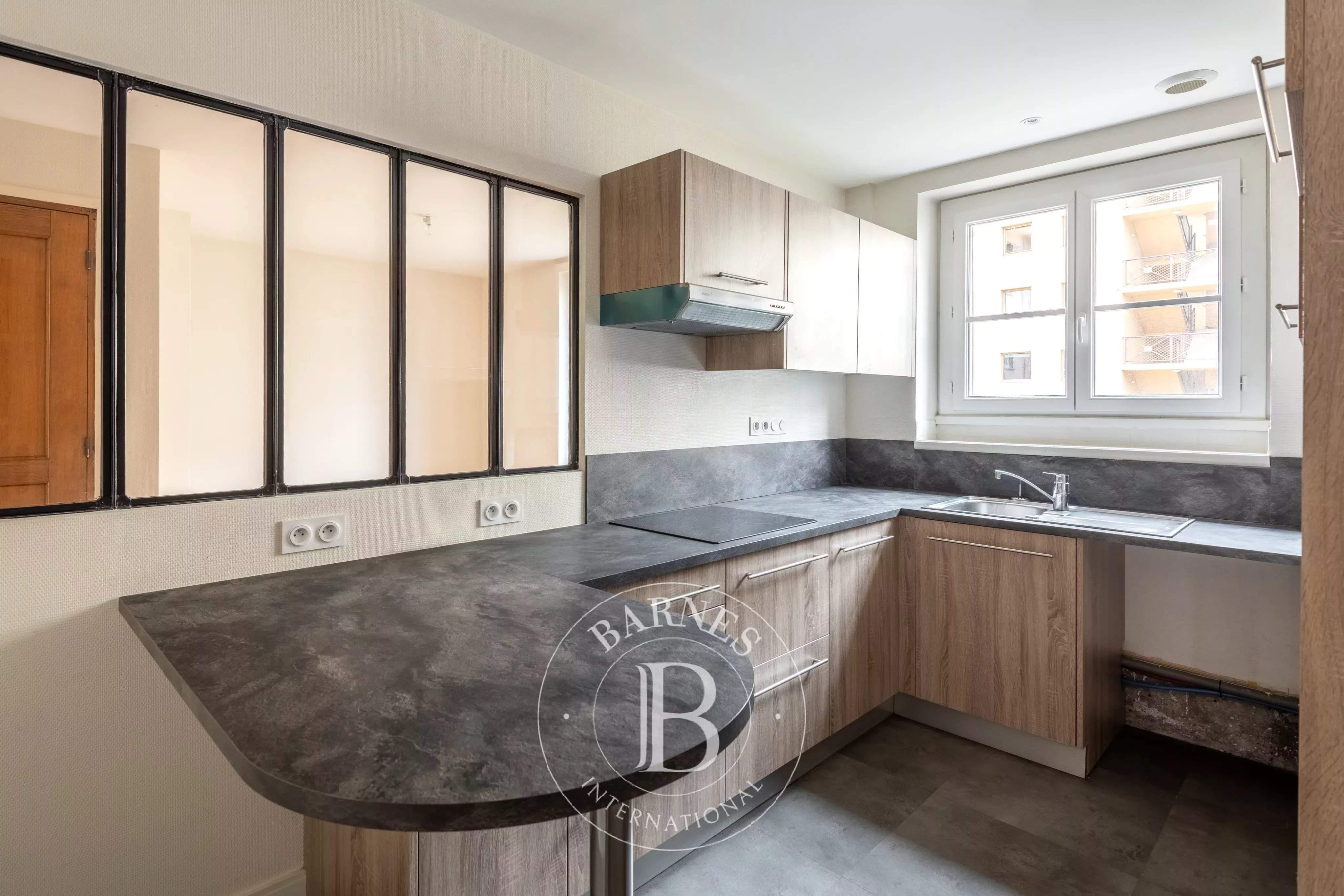 Lyon  - Appartement 3 Pi&egrave;ces 2 Chambres - picture 2