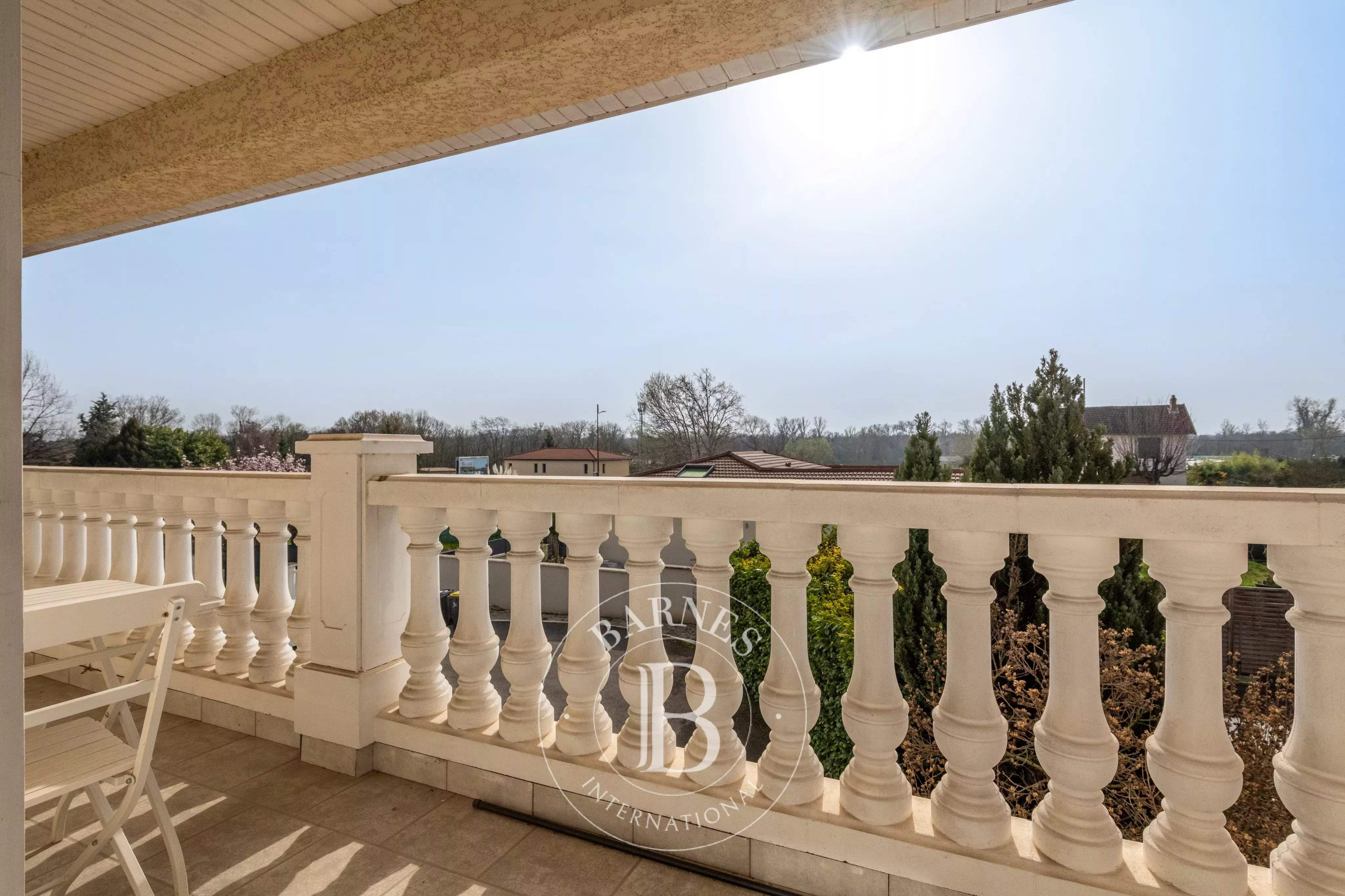 Neyron  - Maison 7 Pi&egrave;ces 5 Chambres - picture 8