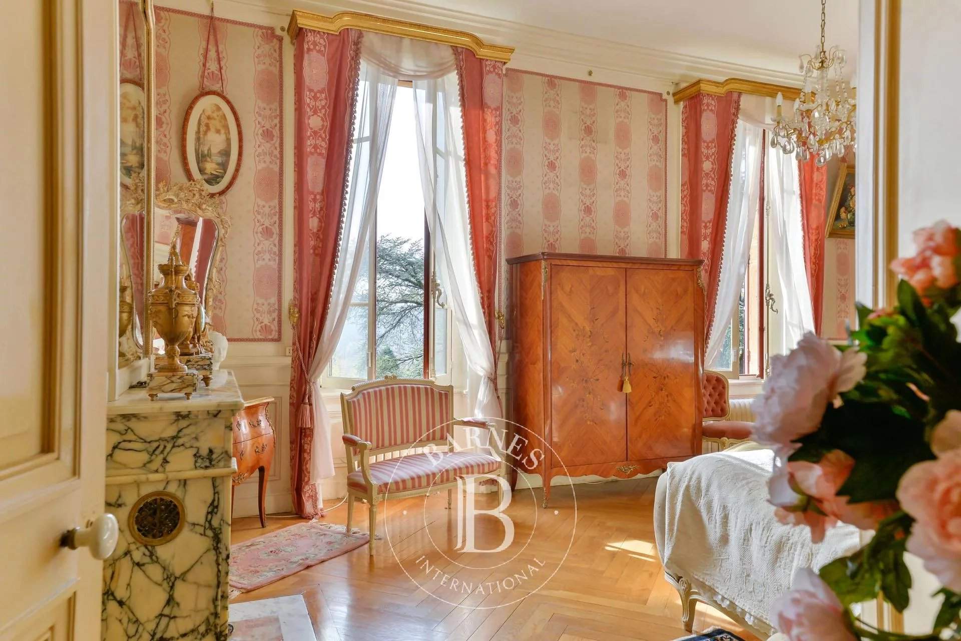 Villefranche-sur-Saône  - Château 15 Pièces 8 Chambres - picture 9