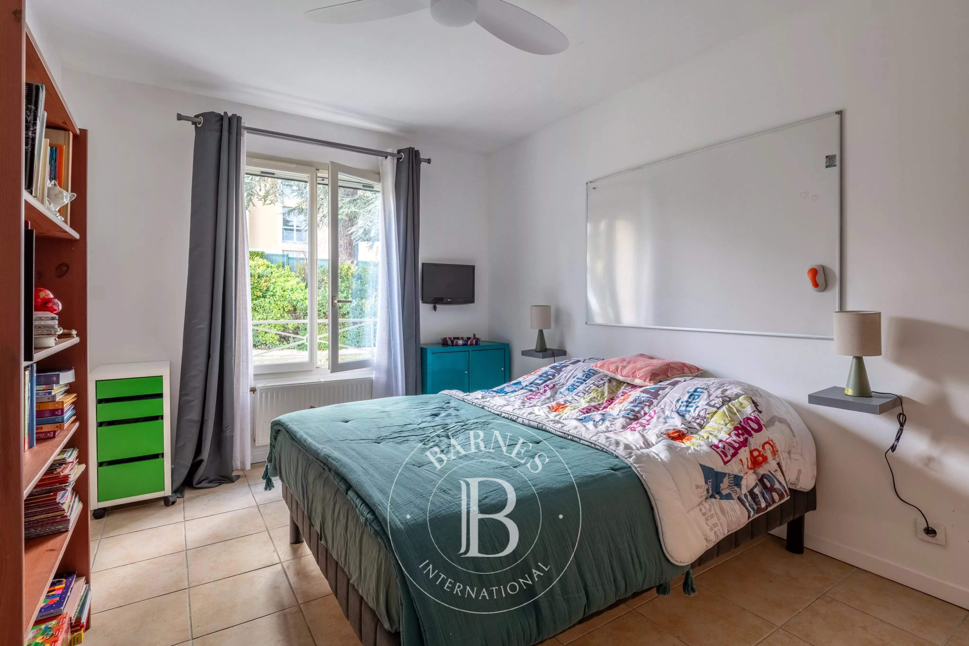 Grézieu-la-Varenne  - Maison 6 Pi&egrave;ces 5 Chambres - picture 12