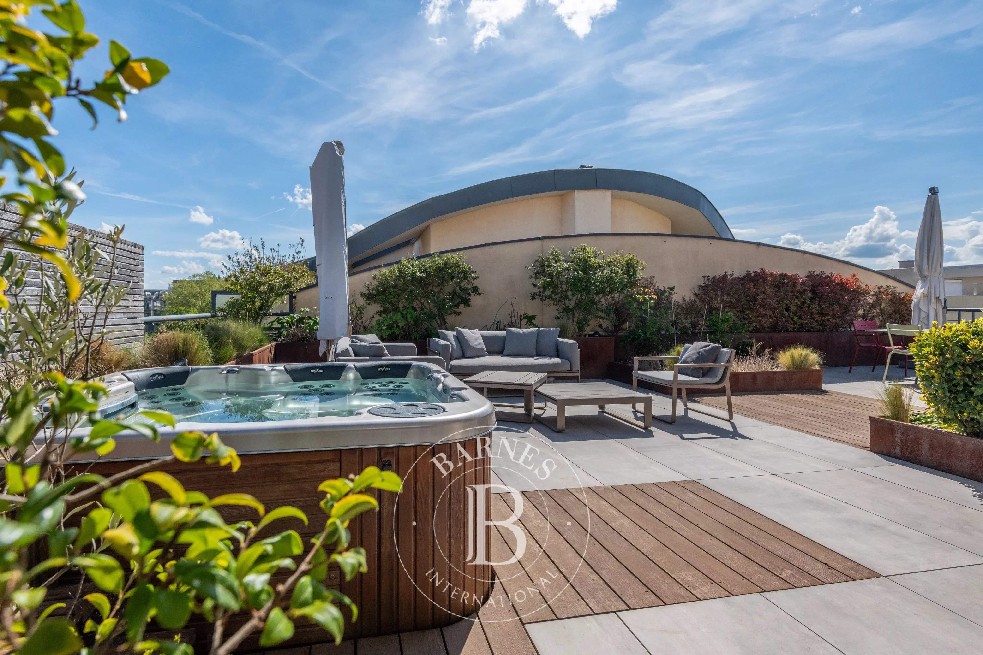 Caluire-et-Cuire  - Appartement 6 Pi&egrave;ces 5 Chambres - picture 2