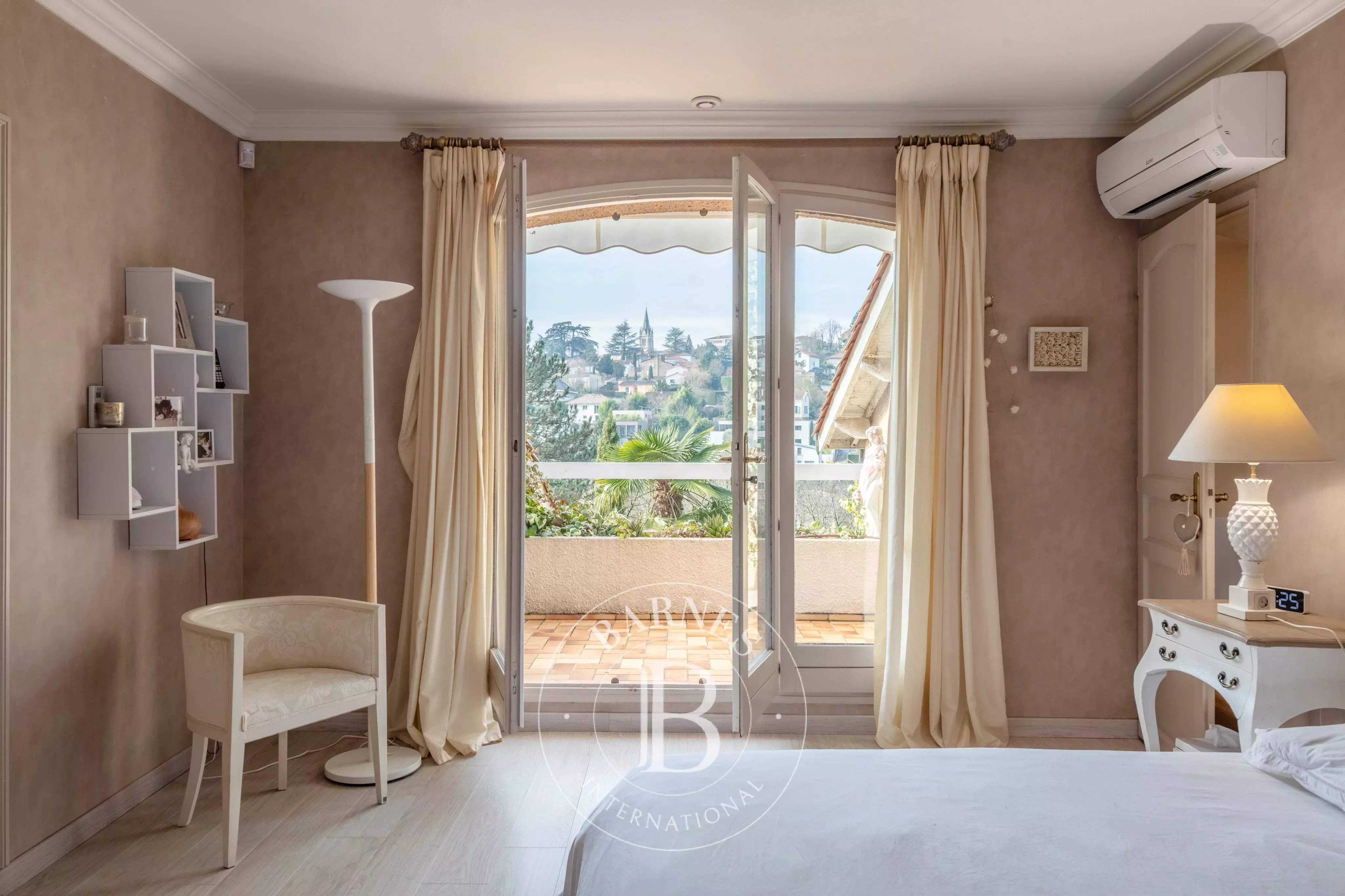 Saint-Didier-au-Mont-d'Or  - Maison 7 Pi&egrave;ces 4 Chambres - picture 9