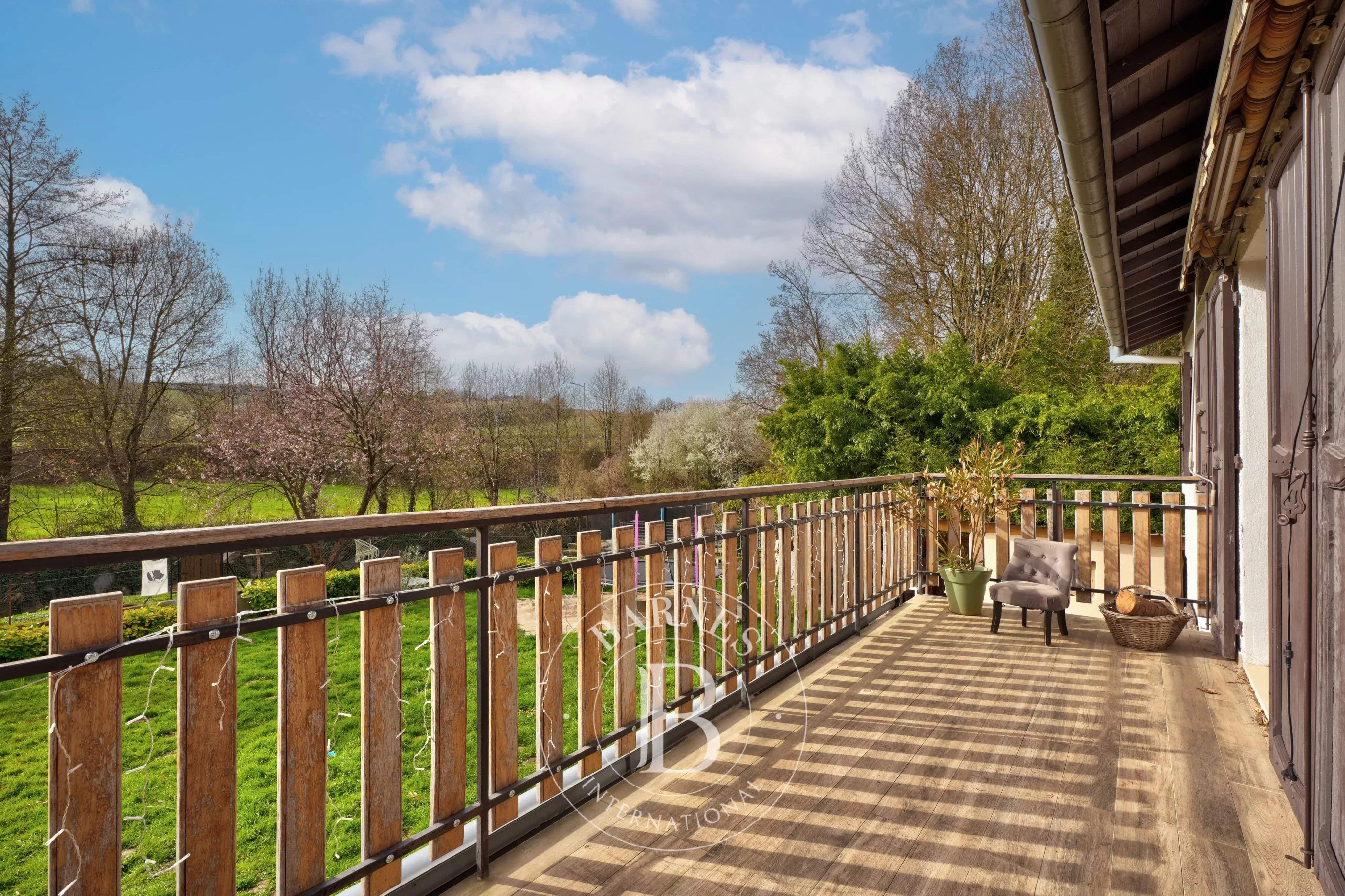 Saint-Symphorien-d'Ozon  - Maison 8 Pi&egrave;ces 6 Chambres - picture 10