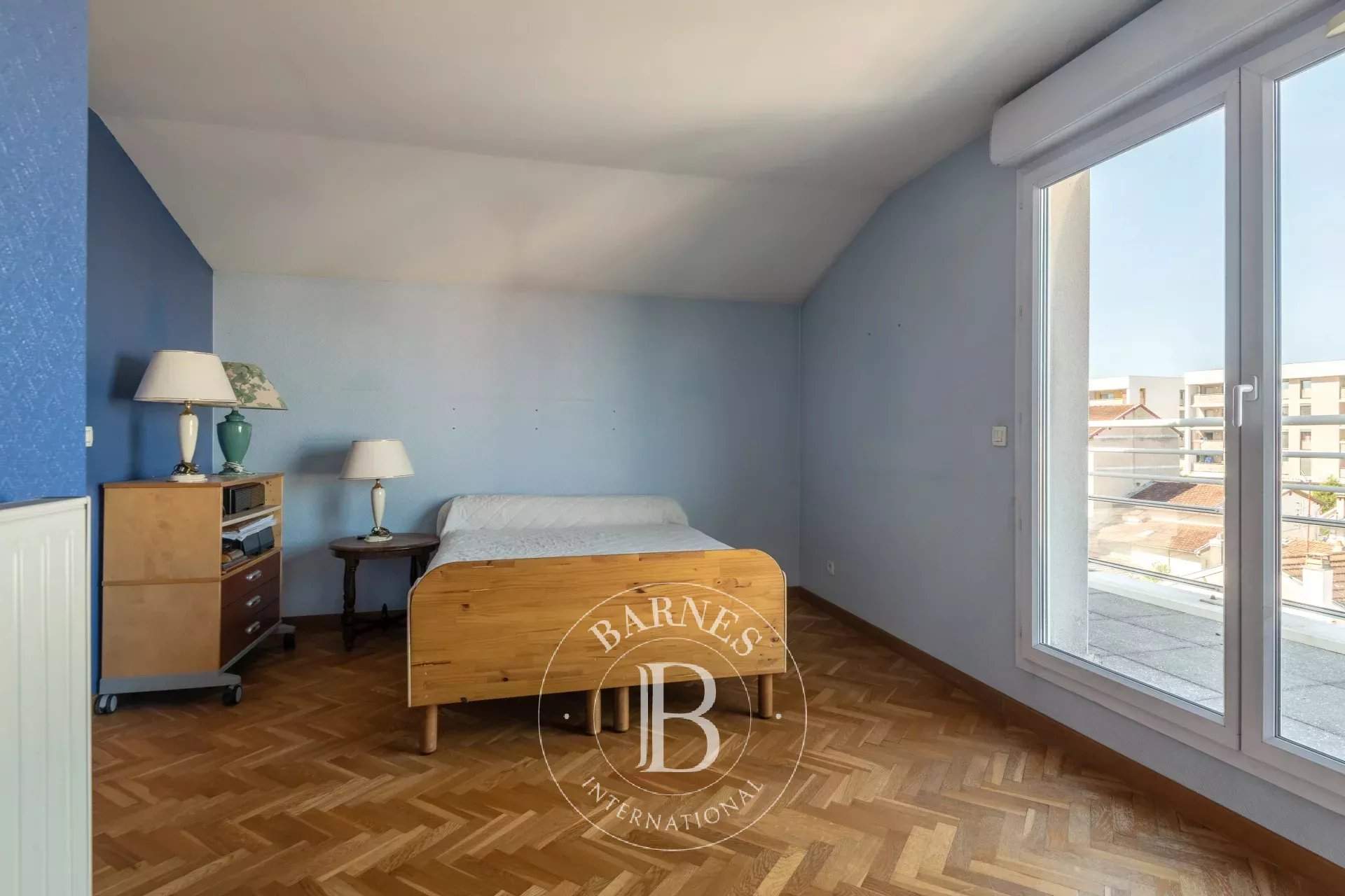 Sathonay-Camp  - Appartement 6 Pi&egrave;ces 4 Chambres - picture 4