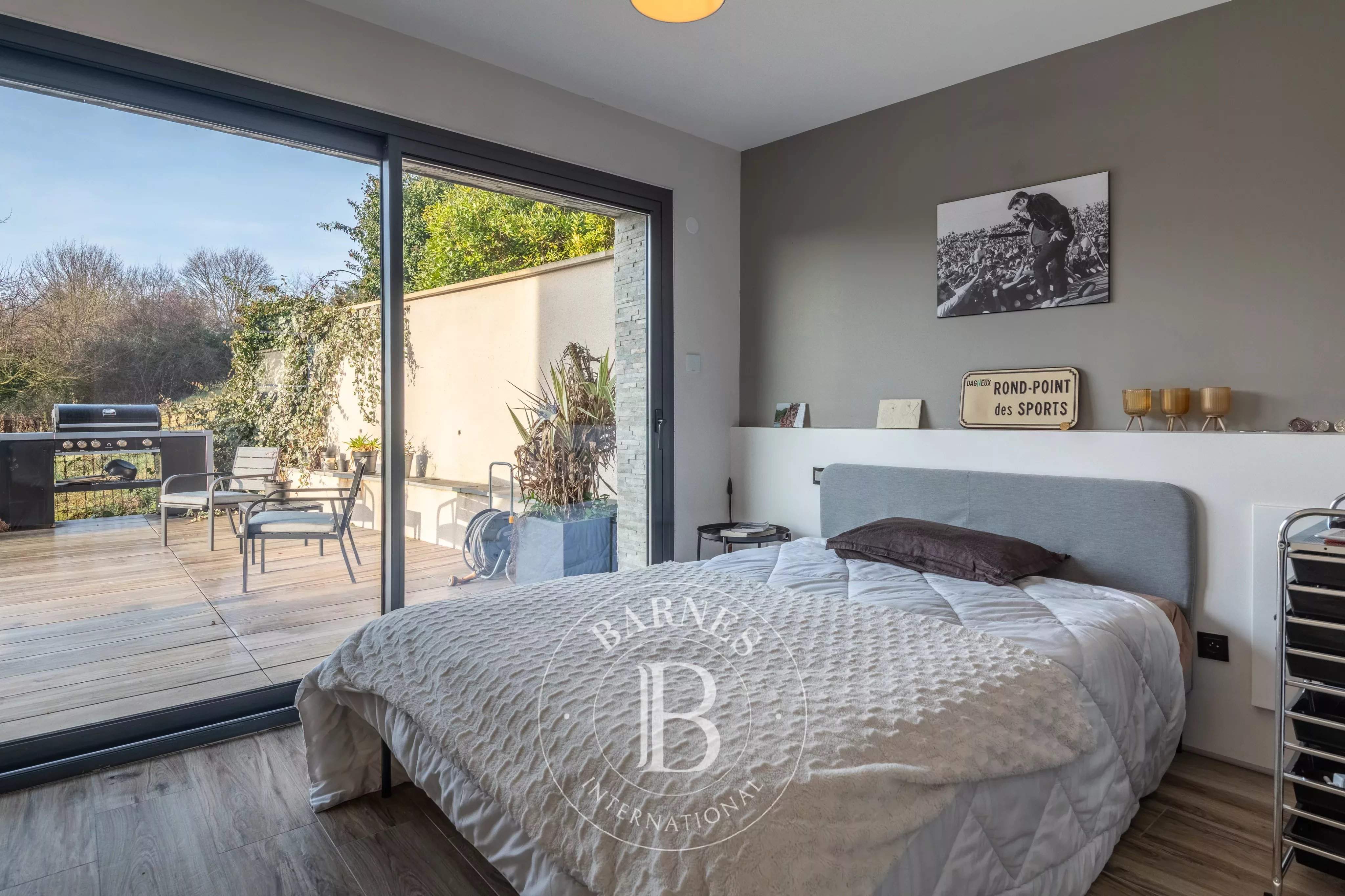 Sainte-Foy-lès-Lyon  - Maison 6 Pi&egrave;ces 5 Chambres - picture 7