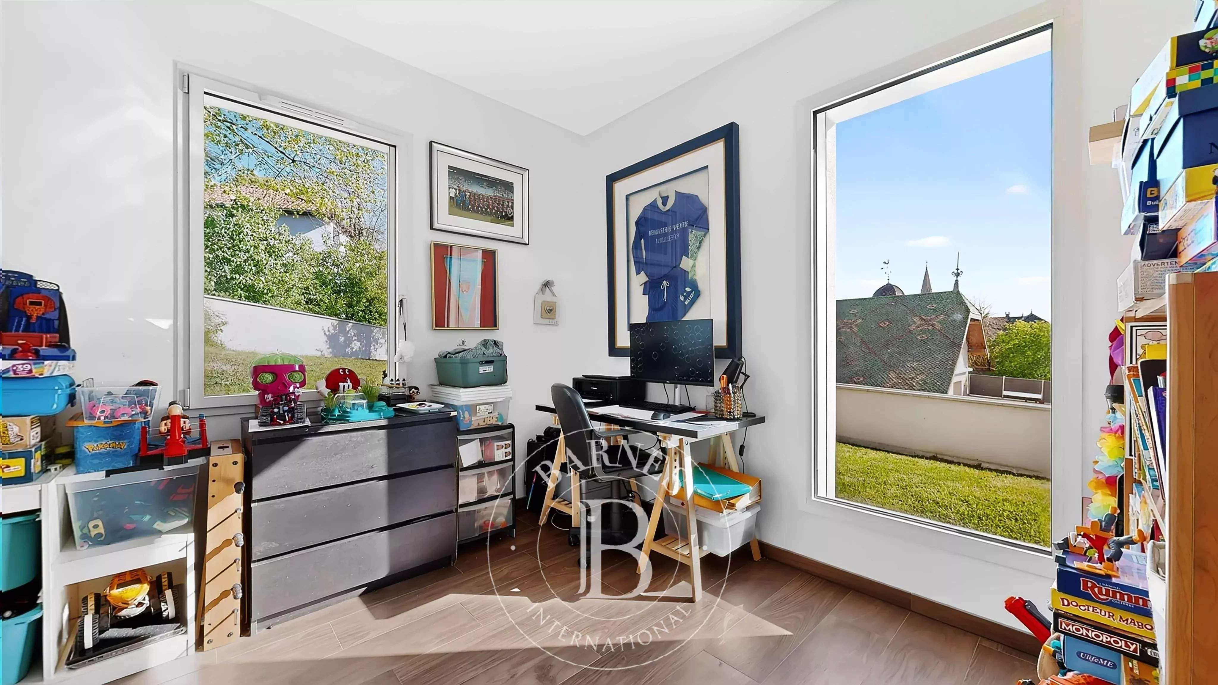 Vernaison  - Maison 6 Pi&egrave;ces 4 Chambres - picture 9