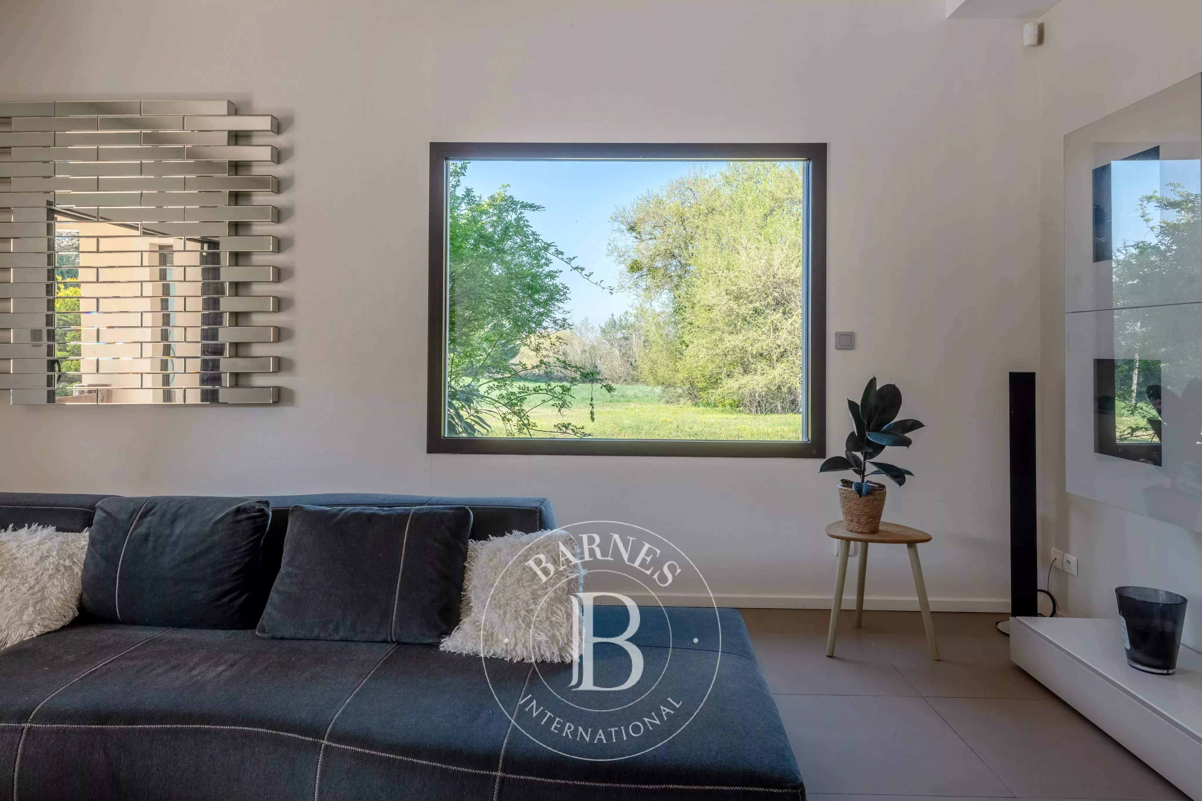 Dommartin  - Maison 5 Pi&egrave;ces 4 Chambres - picture 4