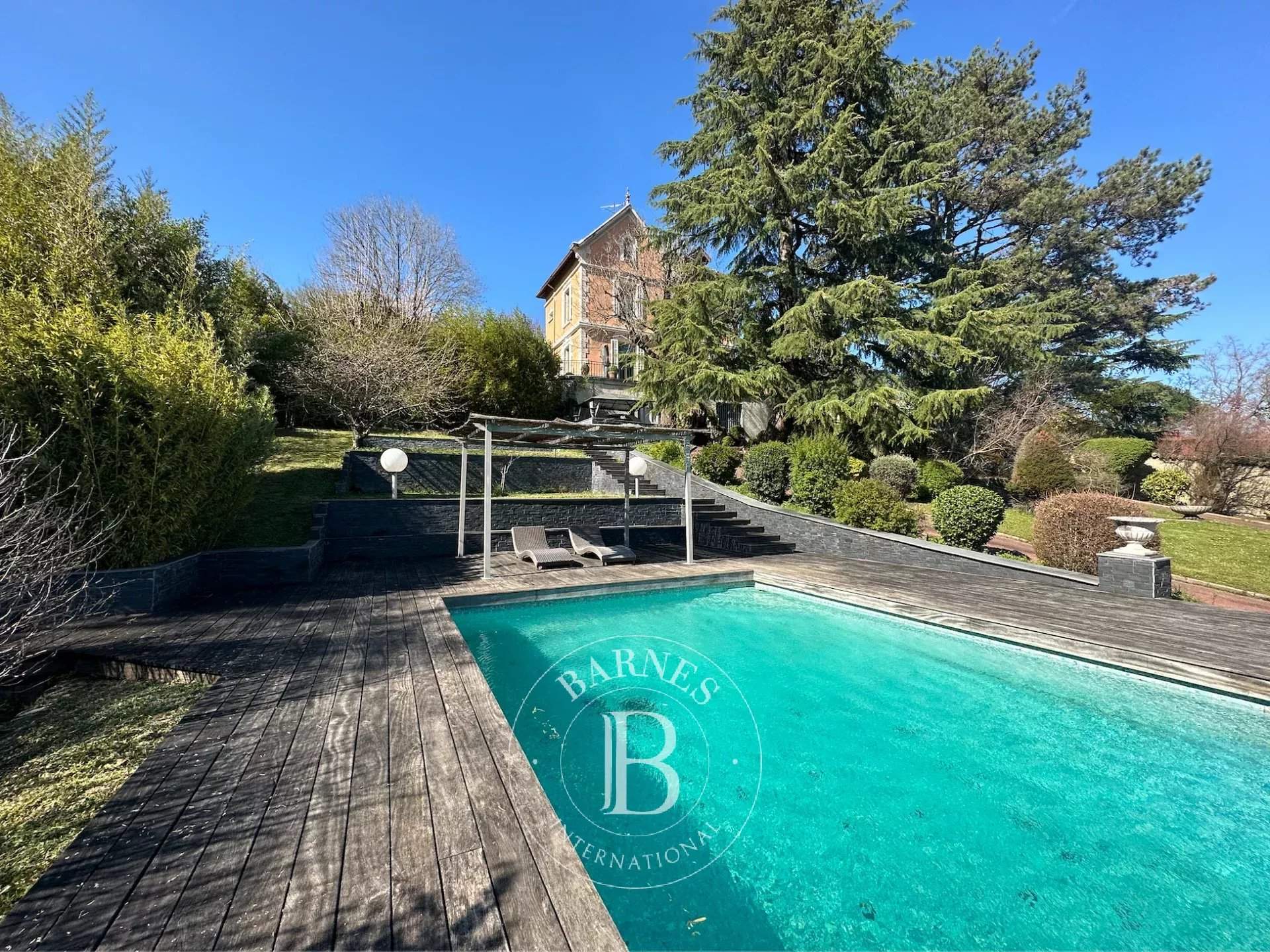 Neyron  - Maison 8 Pi&egrave;ces 6 Chambres - picture 3