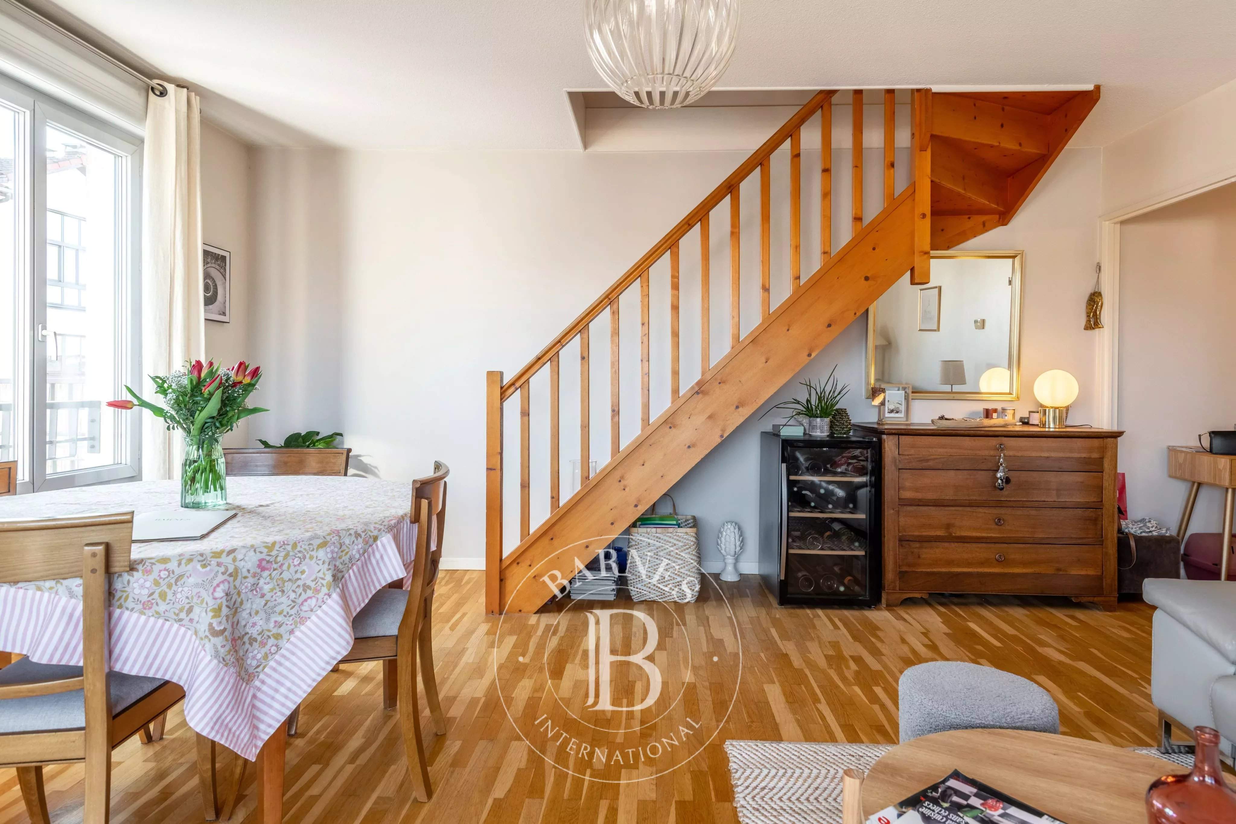 Lyon  - Appartement 4 Pi&egrave;ces 3 Chambres - picture 2