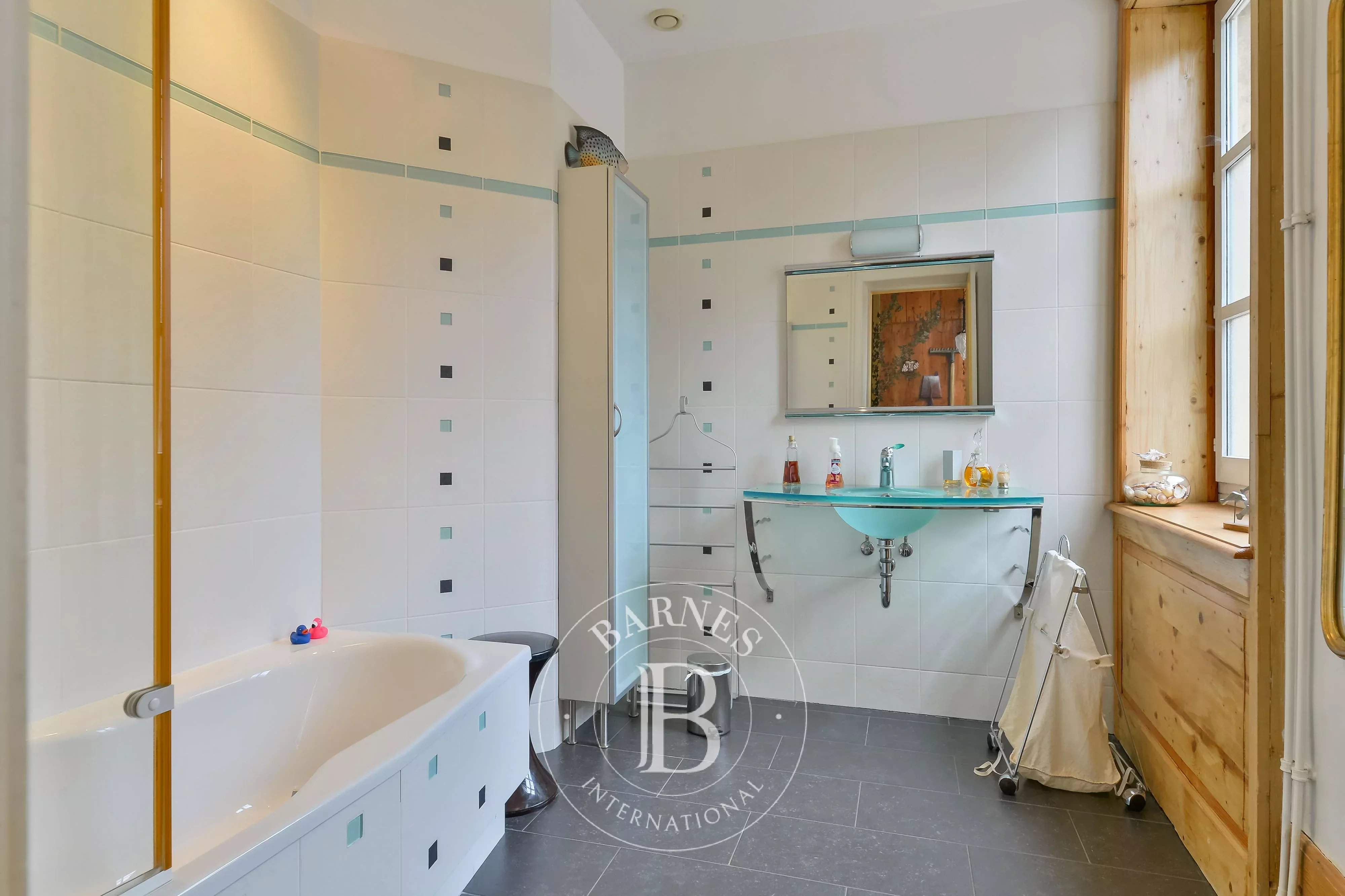 Collonges-au-Mont-d'Or  - Maison 10 Pi&egrave;ces 7 Chambres - picture 15