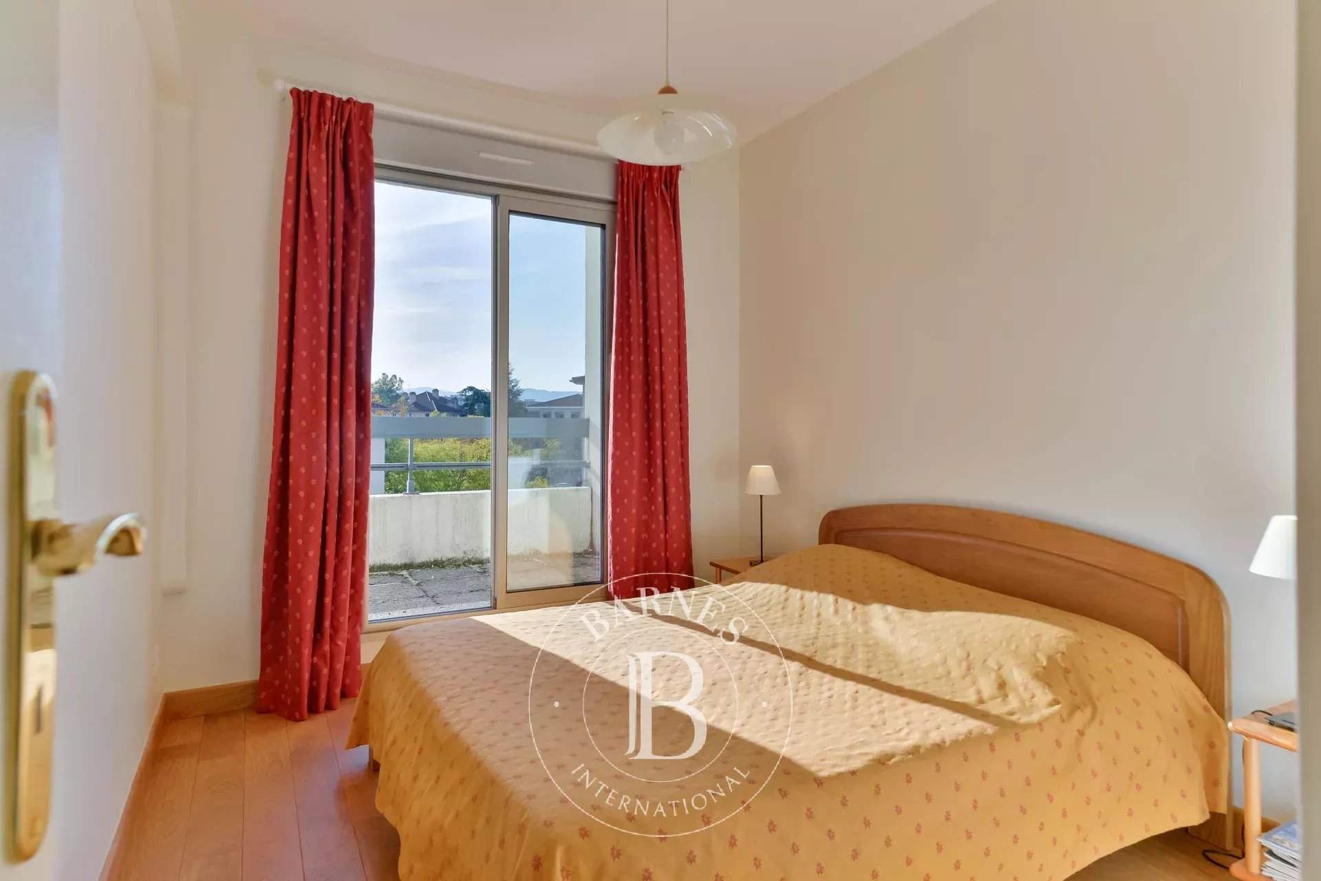 Écully  - Appartement 7 Pi&egrave;ces 5 Chambres - picture 3