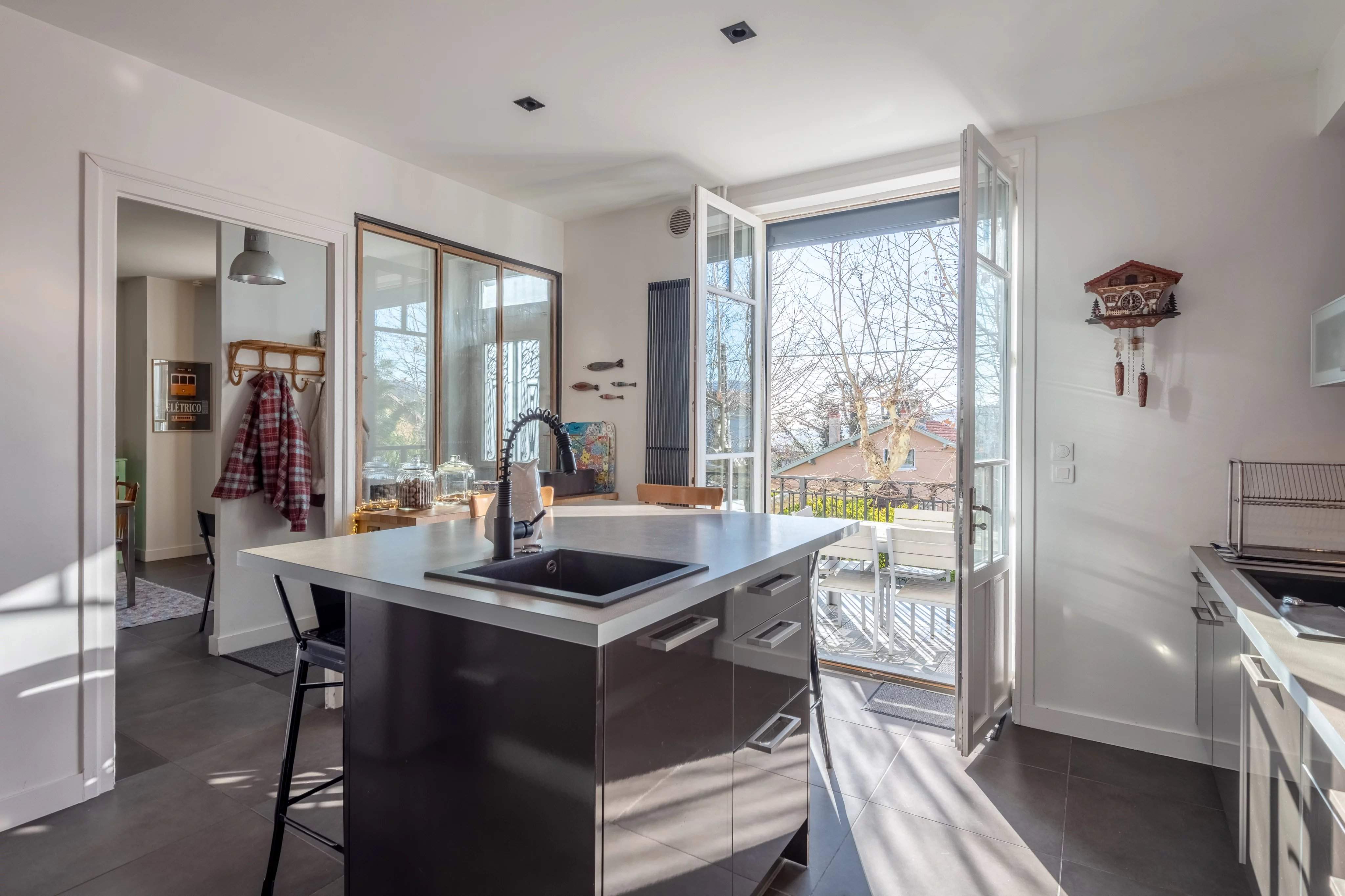 Vaugneray  - Maison 6 Pi&egrave;ces 5 Chambres - picture 6