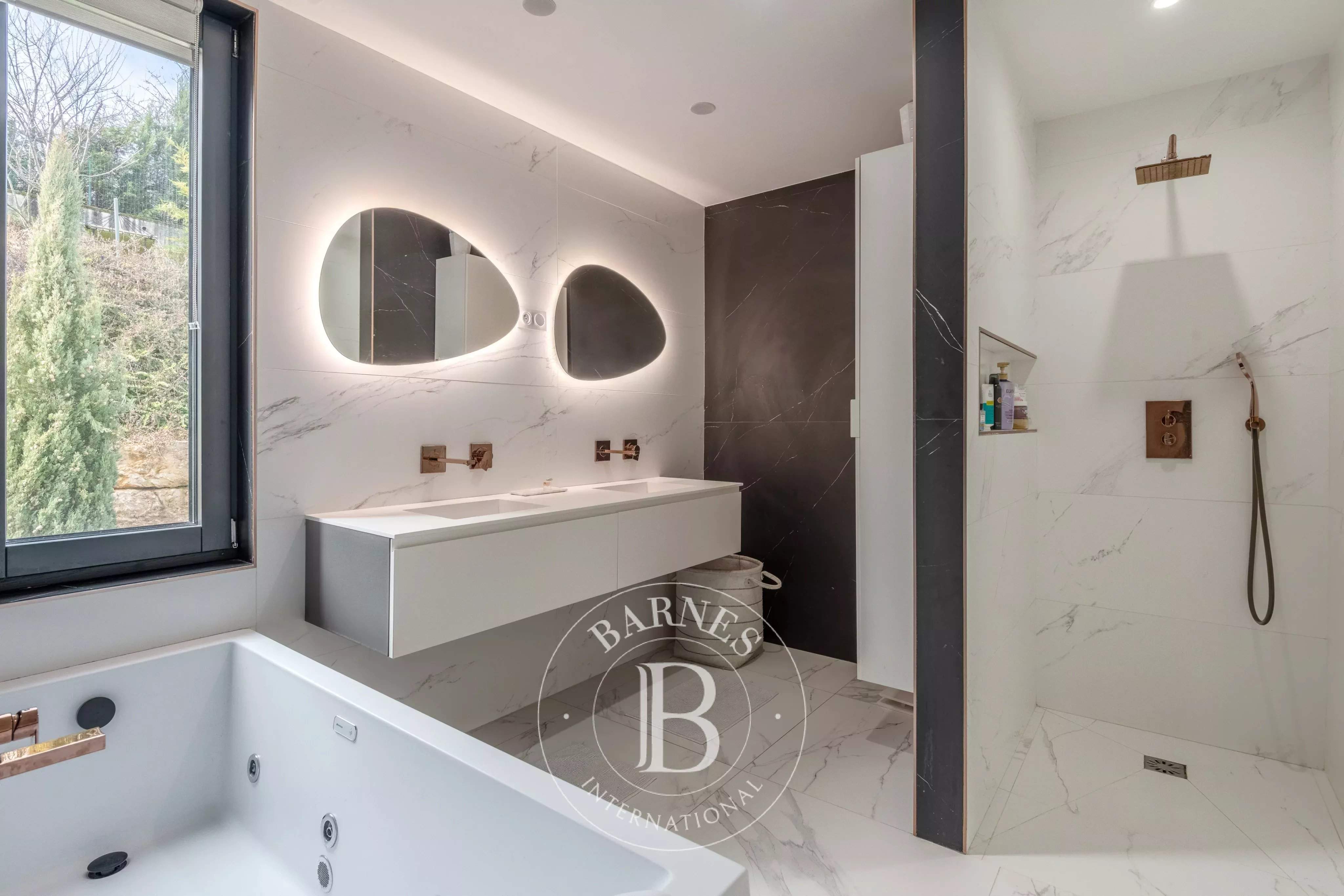 Albigny-sur-Saône  - Maison 7 Pi&egrave;ces 5 Chambres - picture 15