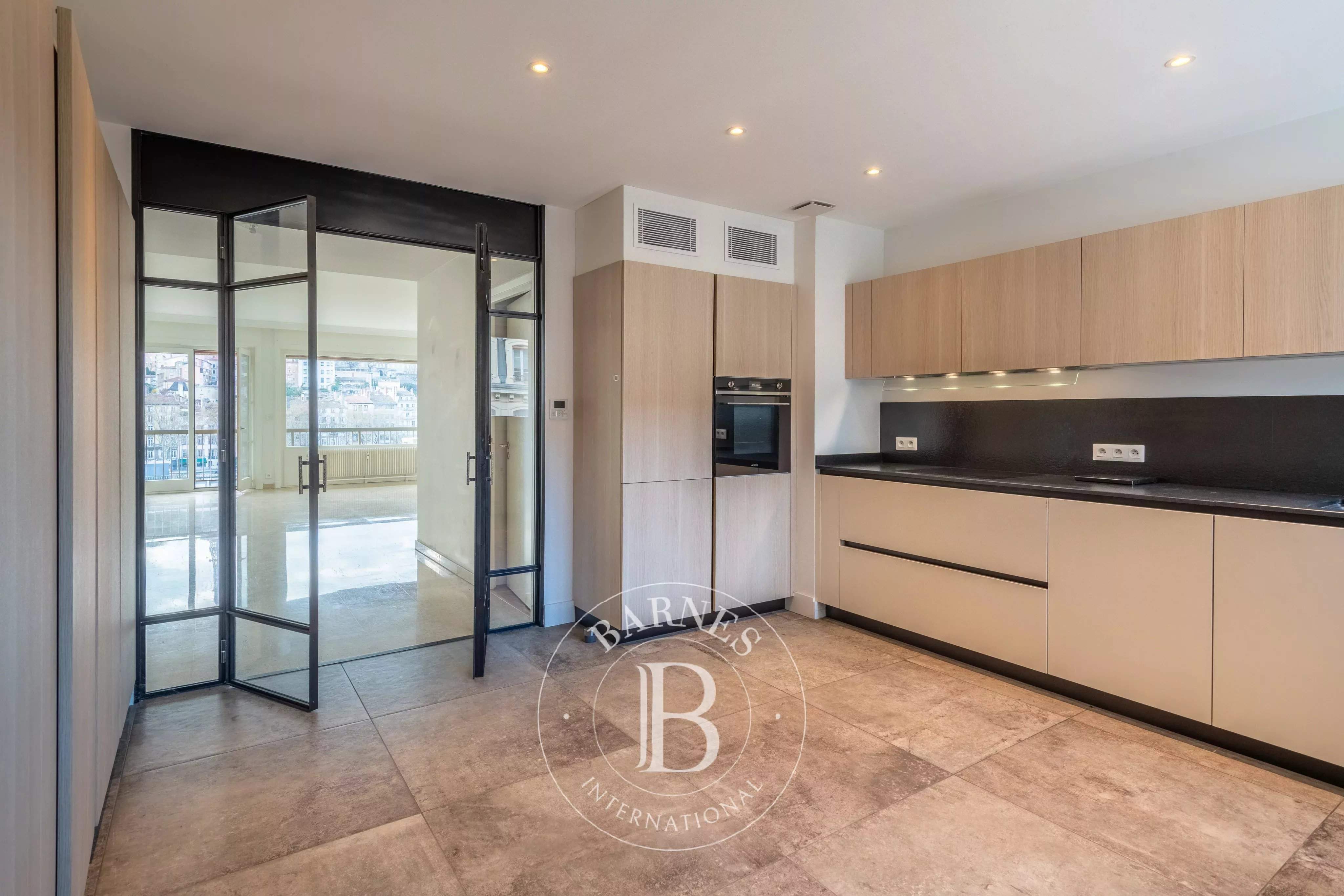 Lyon  - Appartement 4 Pi&egrave;ces 3 Chambres - picture 12