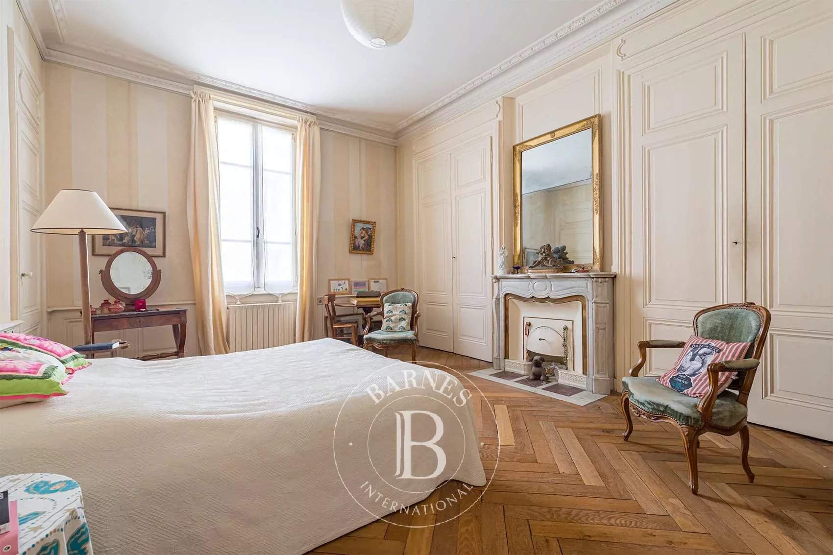 Lyon  - House 5 Bedrooms - picture 9