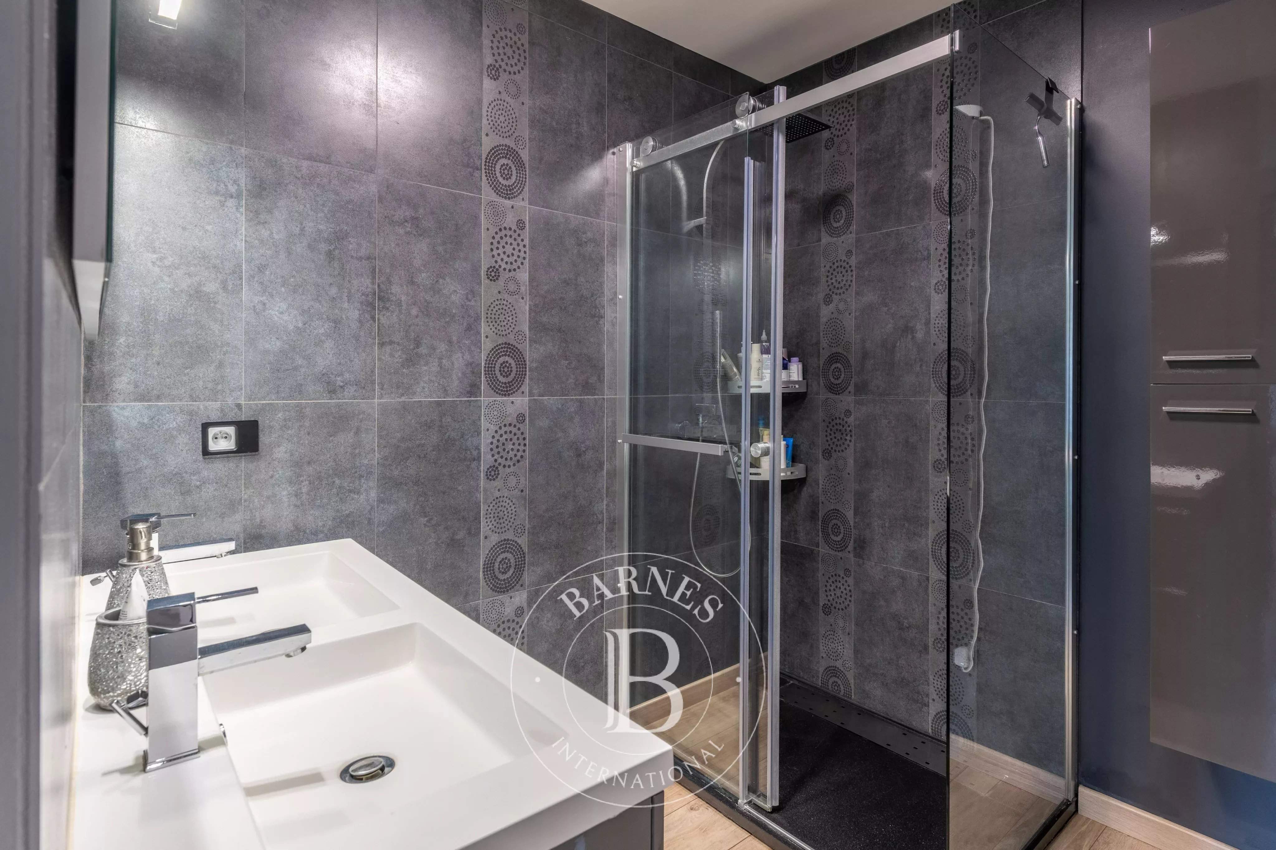 Tassin-la-Demi-Lune  - Maison 6 Pi&egrave;ces 4 Chambres - picture 8