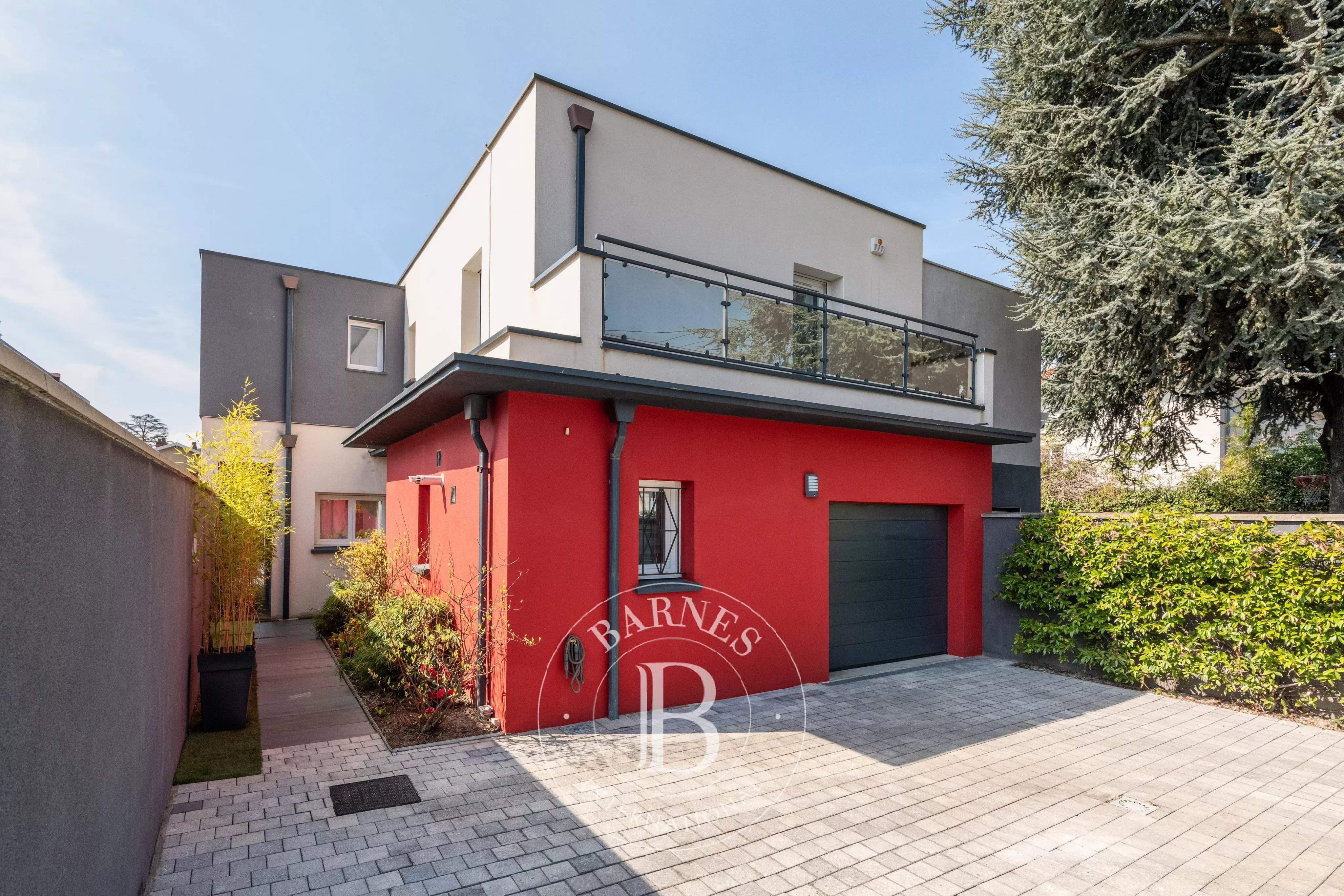 Tassin-la-Demi-Lune  - Maison 6 Pi&egrave;ces 4 Chambres - picture 3