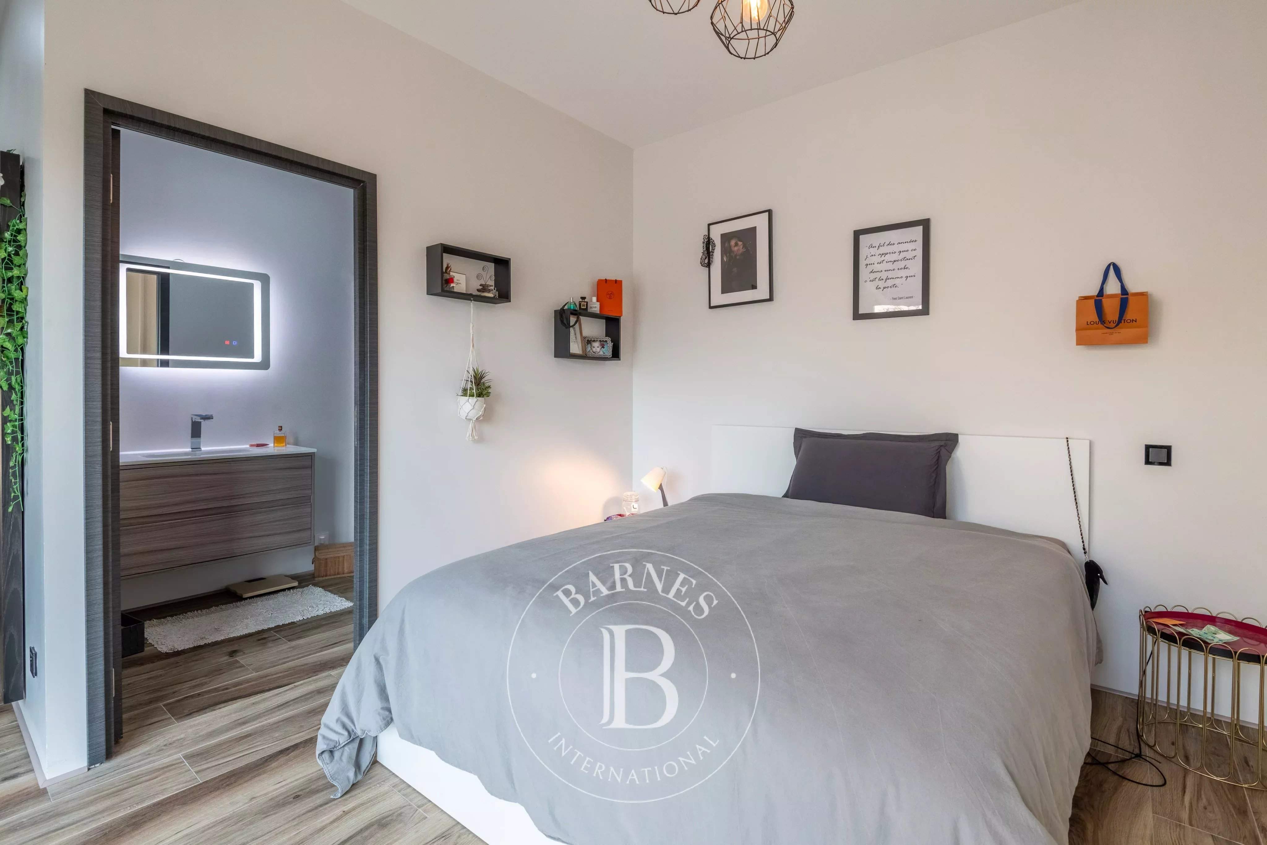 Sainte-Foy-lès-Lyon  - Maison 6 Pi&egrave;ces 5 Chambres - picture 6