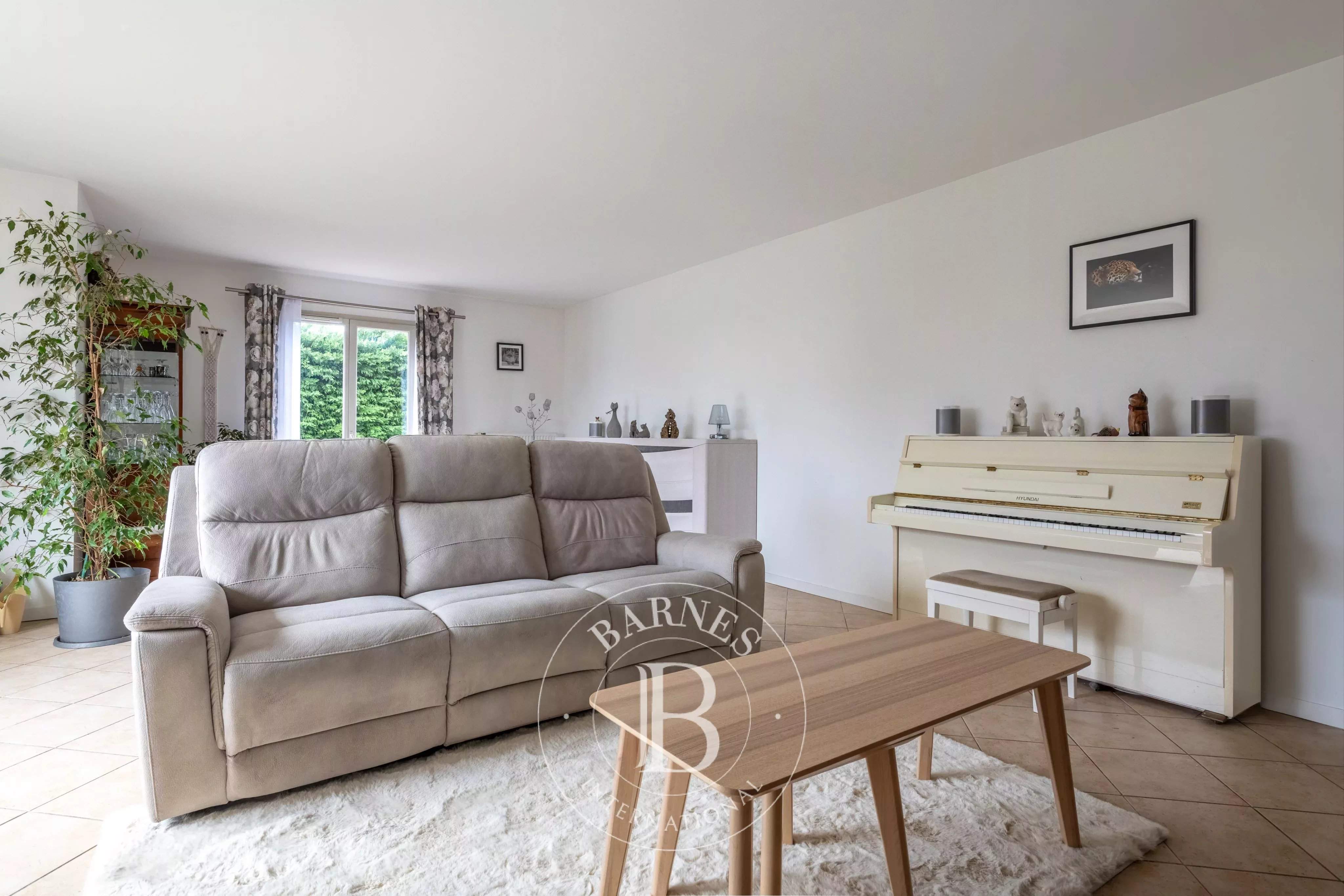 Grézieu-la-Varenne  - Maison 6 Pi&egrave;ces 5 Chambres - picture 8